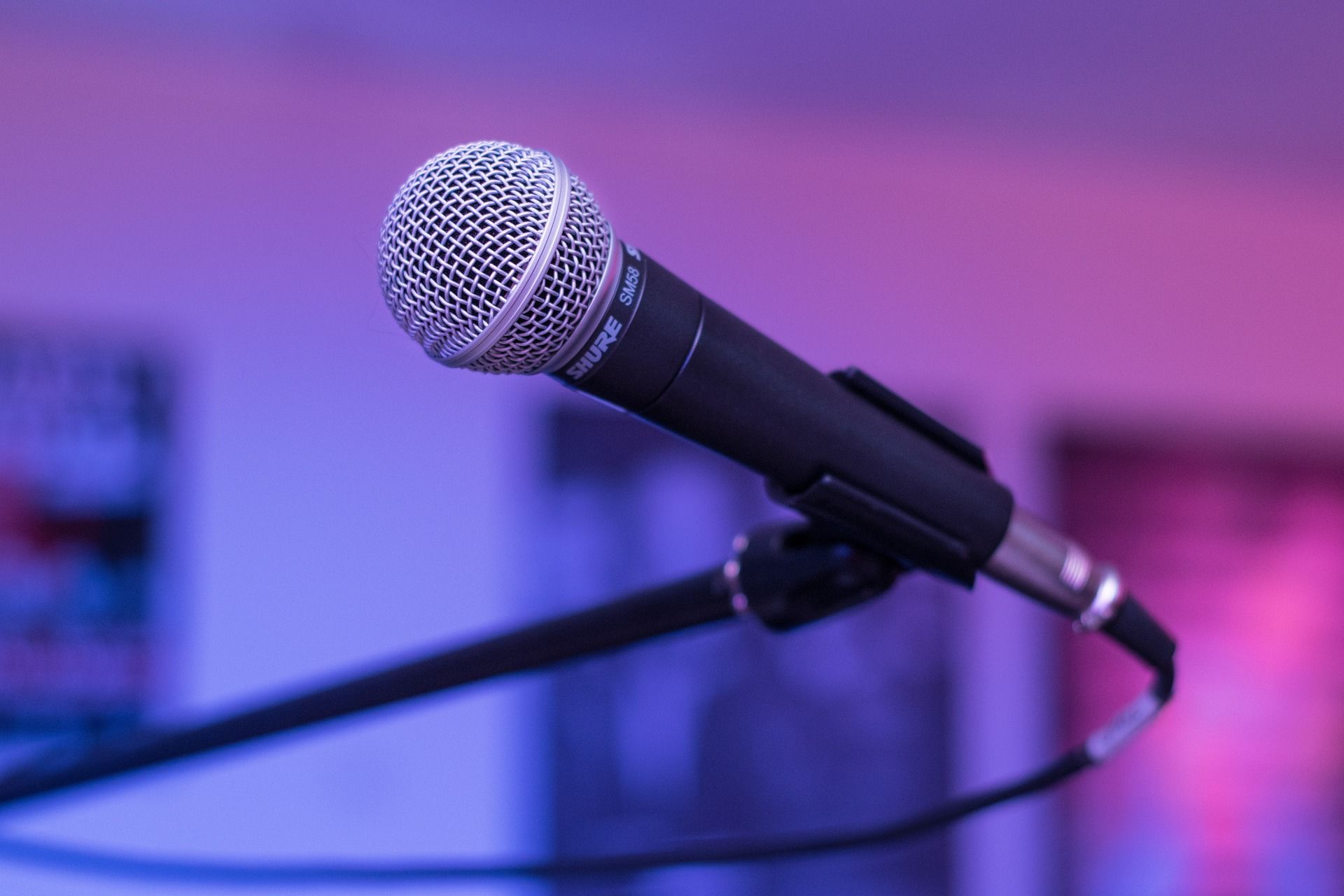 microphone-1159791_1920