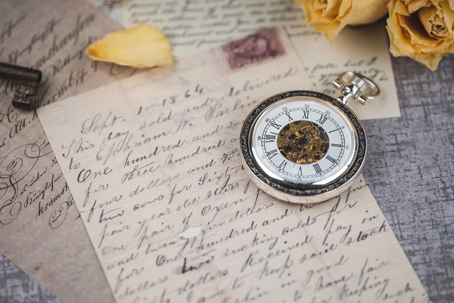 vintage-pocket-watch-7439233_1920