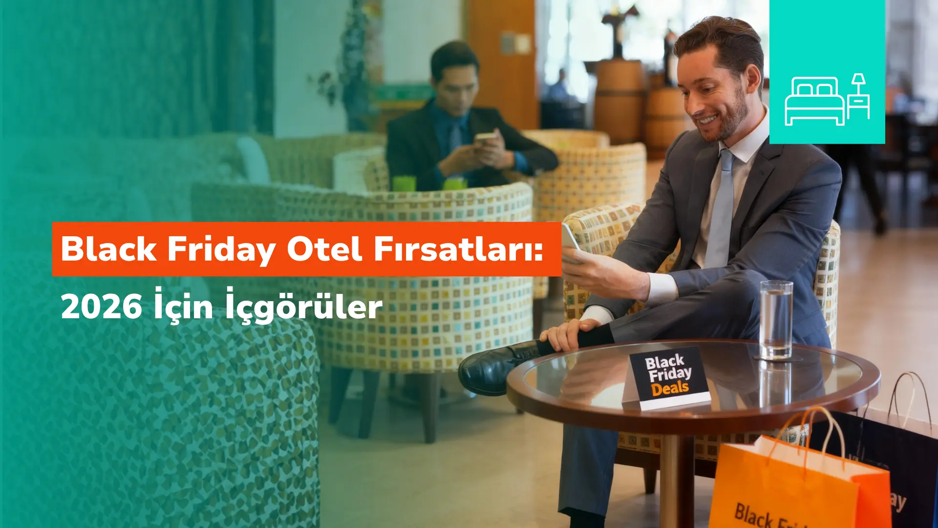 Otel lobisinde telefonuna bakan misafir ve yanında Black Friday alışveriş çantaları