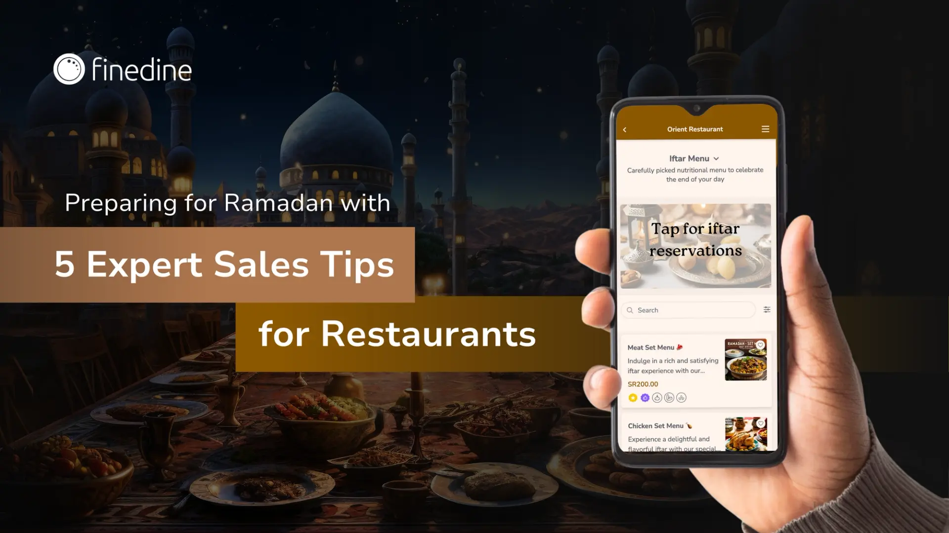 هاتف يعرض قائمة إفطار رقمية مع خيار حجز الإفطار أمام مشهد رمضاني ليلي