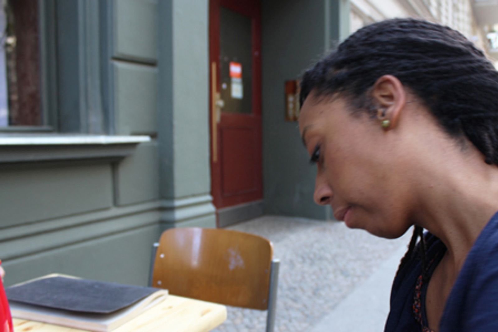 Alena Williams at Deborah Ligorio’s workshop Pilot [The Eponym], 2014, The Public School, Archive Kabinett, Berlin.