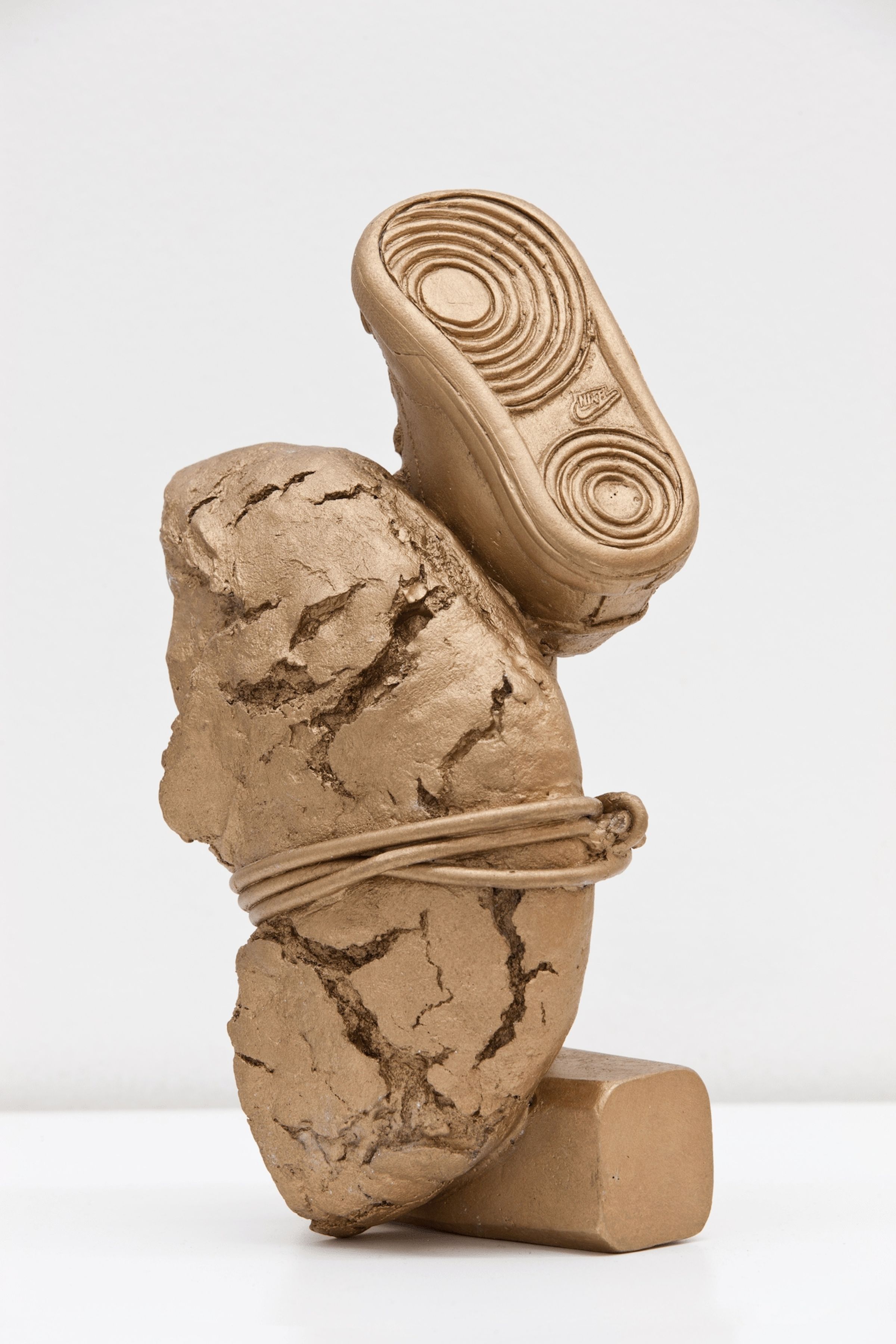Deborah Ligorio, Survival Kit - Fabio, 2013, bronze, 11x12x19 cm.