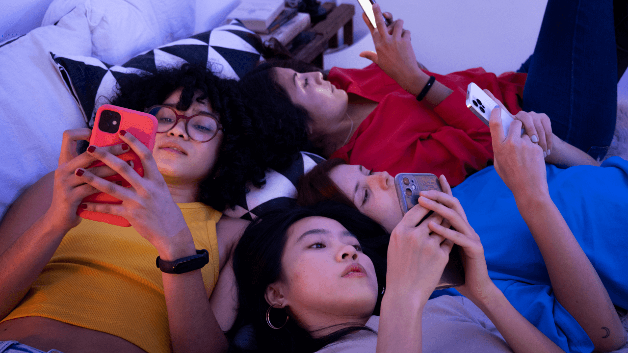 Koniec epoki zasięgu? Dlaczego uwaga jest nową walutą marketingu w 2025 roku