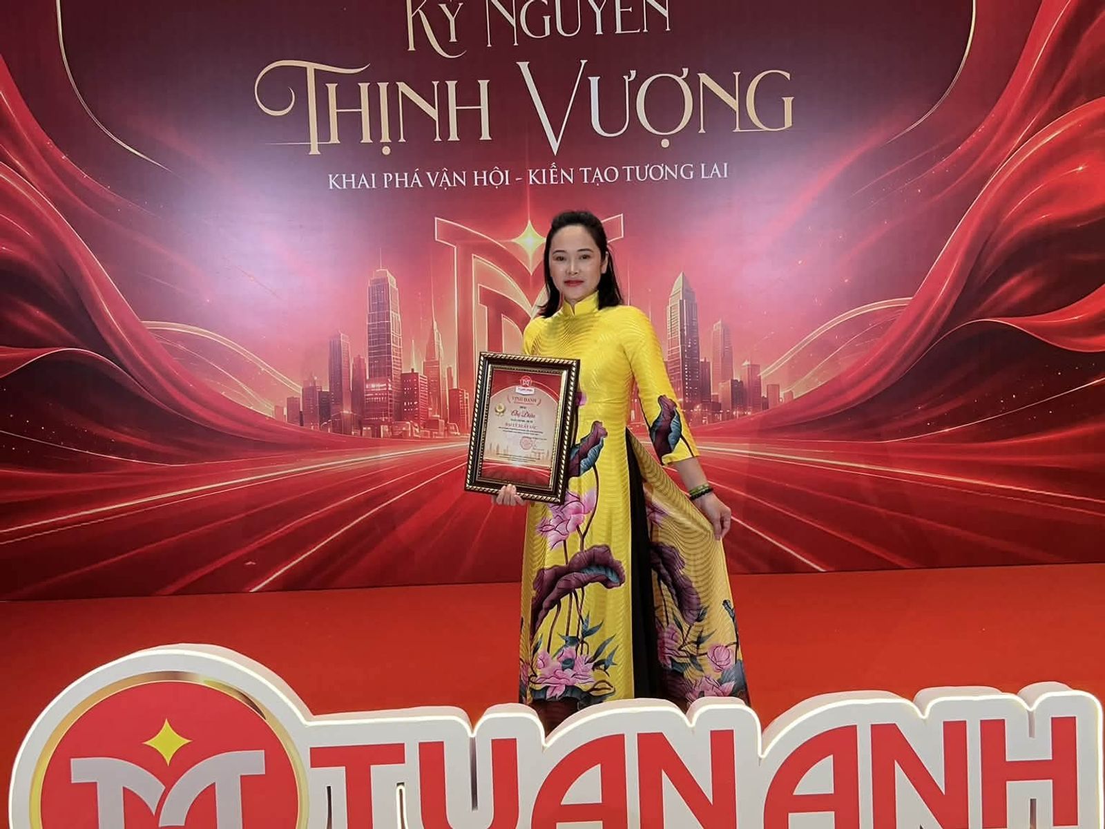 maybedding nhận bằng khen đại lý xuất sắc của đệm Tuấn Anh