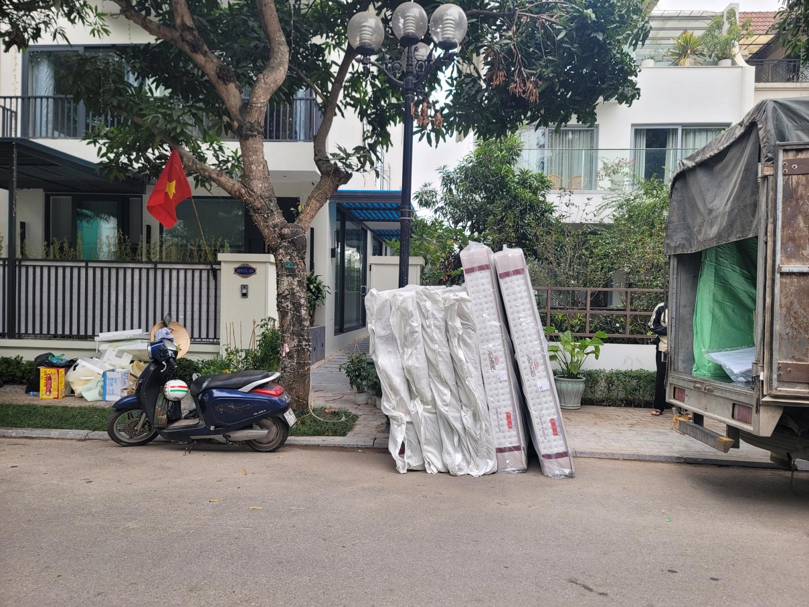 Giao hàng tại Vinhomes Riverside Long Biên