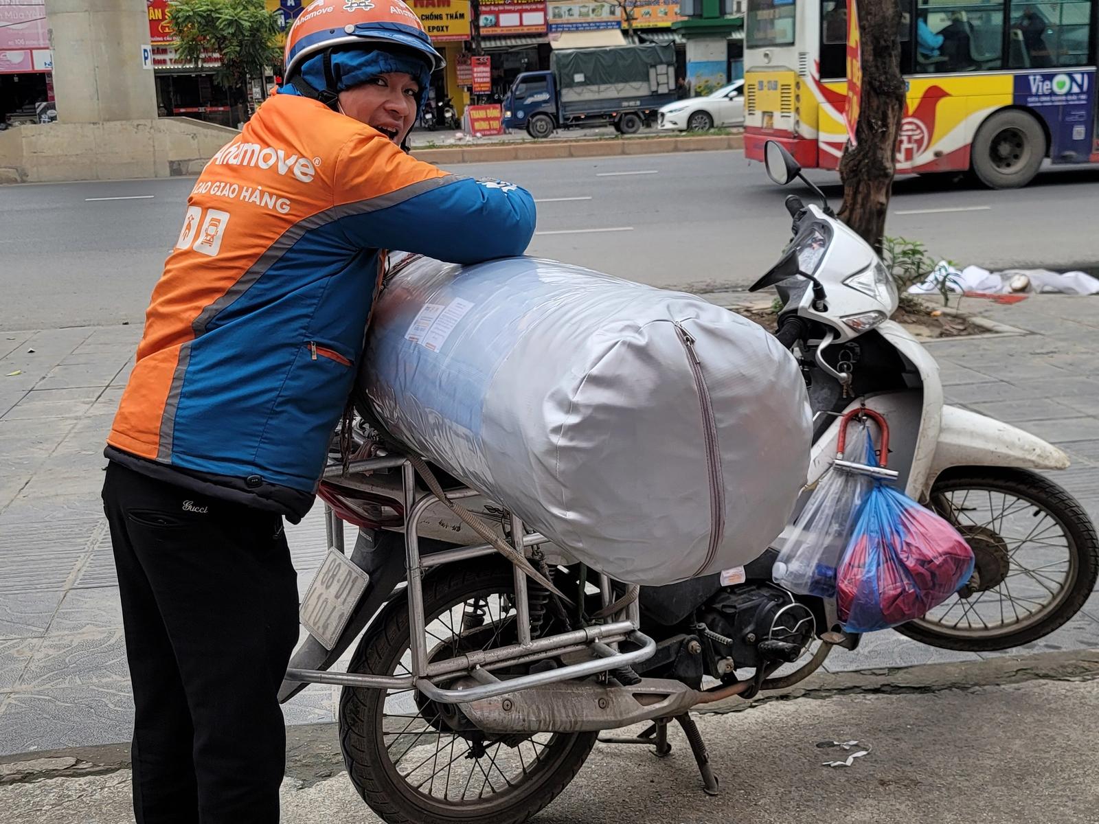 Đệm lò xo cuộn, giải pháp cho nhà có cầu thang nhỏ vẫn muốn dùng đệm lò xo