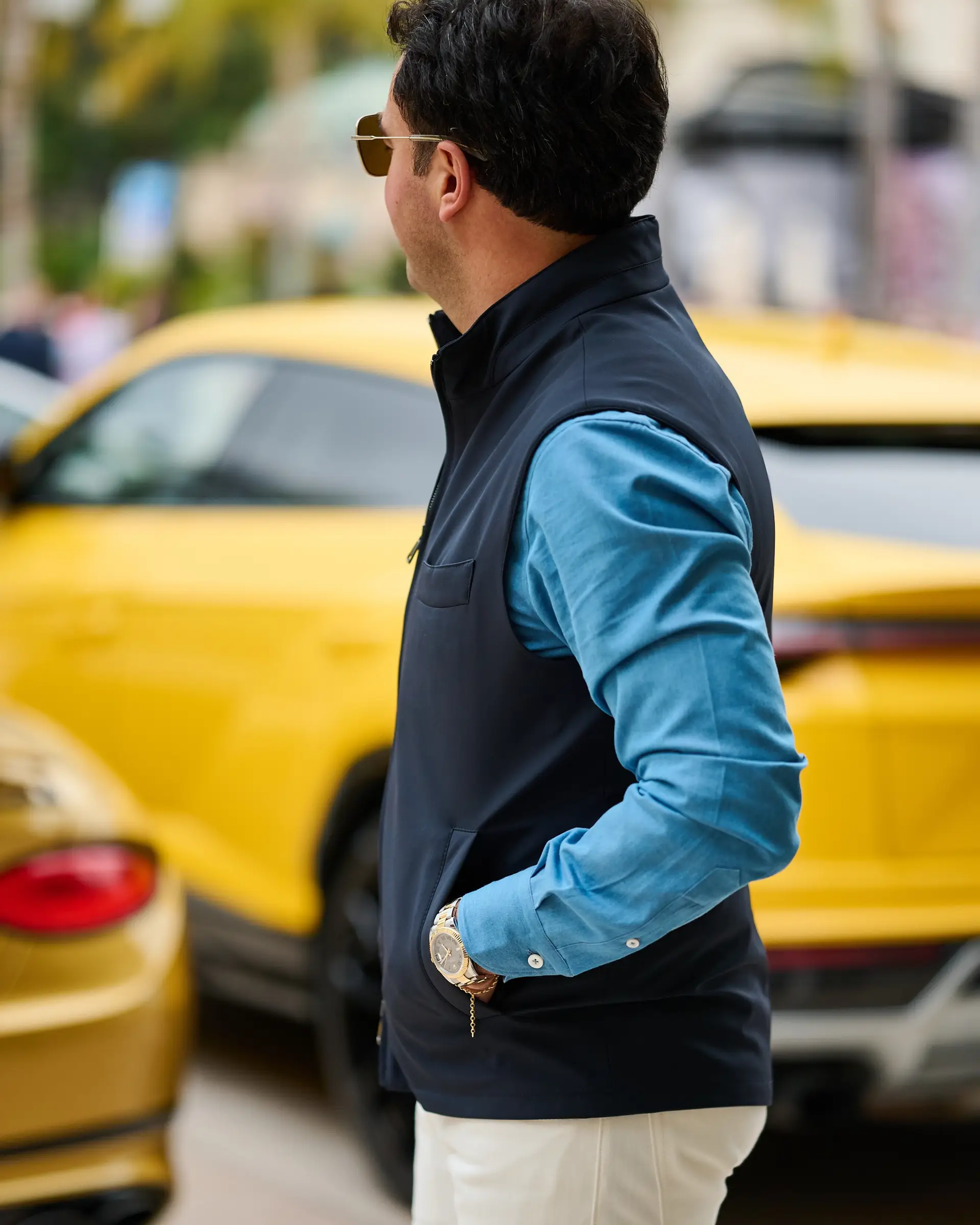 blauwe bodywarmer van Ettemadis in Monaco