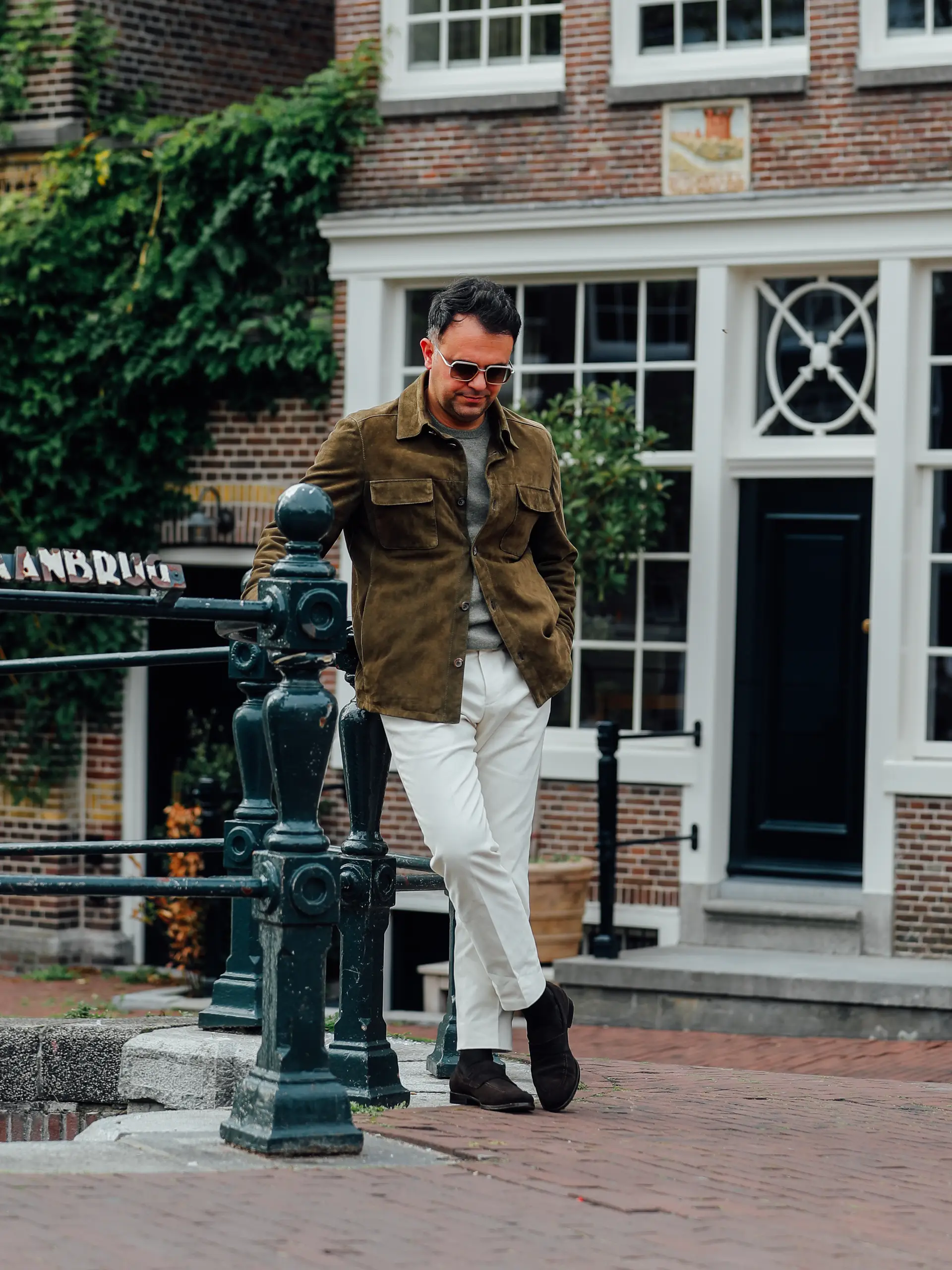 Champagne details trouwpak op maat