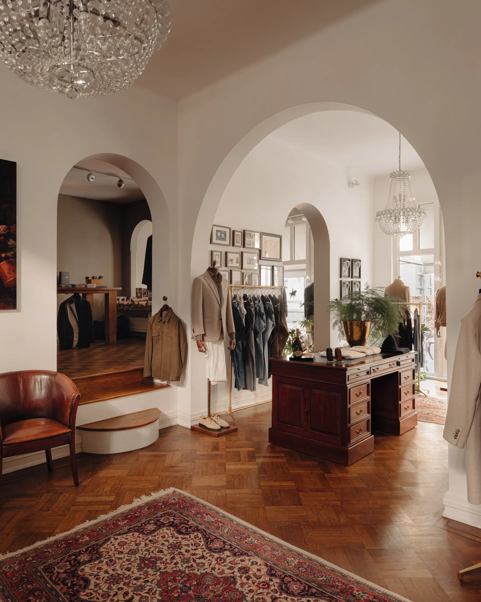 Interieur Ettemadis voorkant van Den Haag