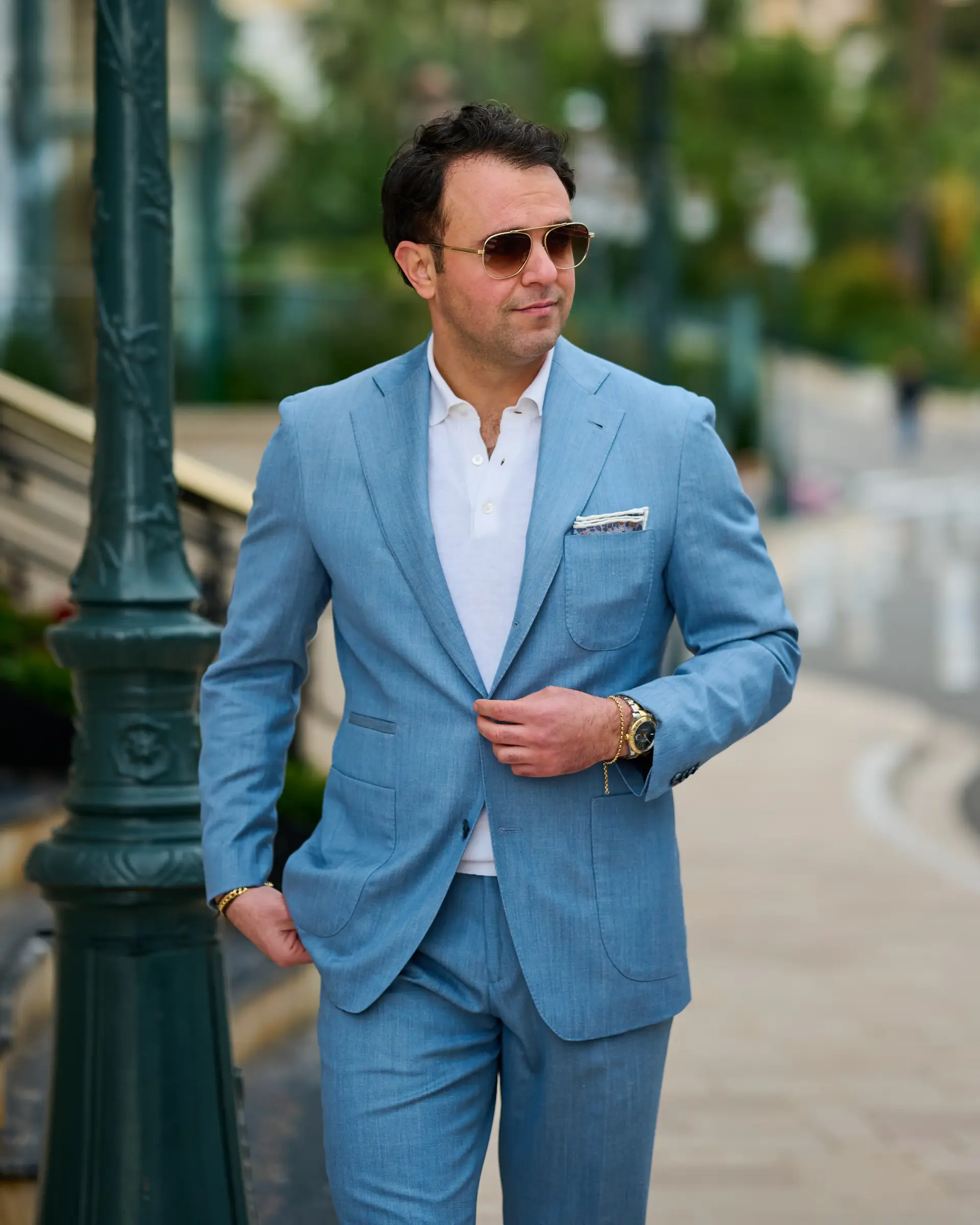 ijsblauw pak op maat Ettemadis | maatkleding Den Haag