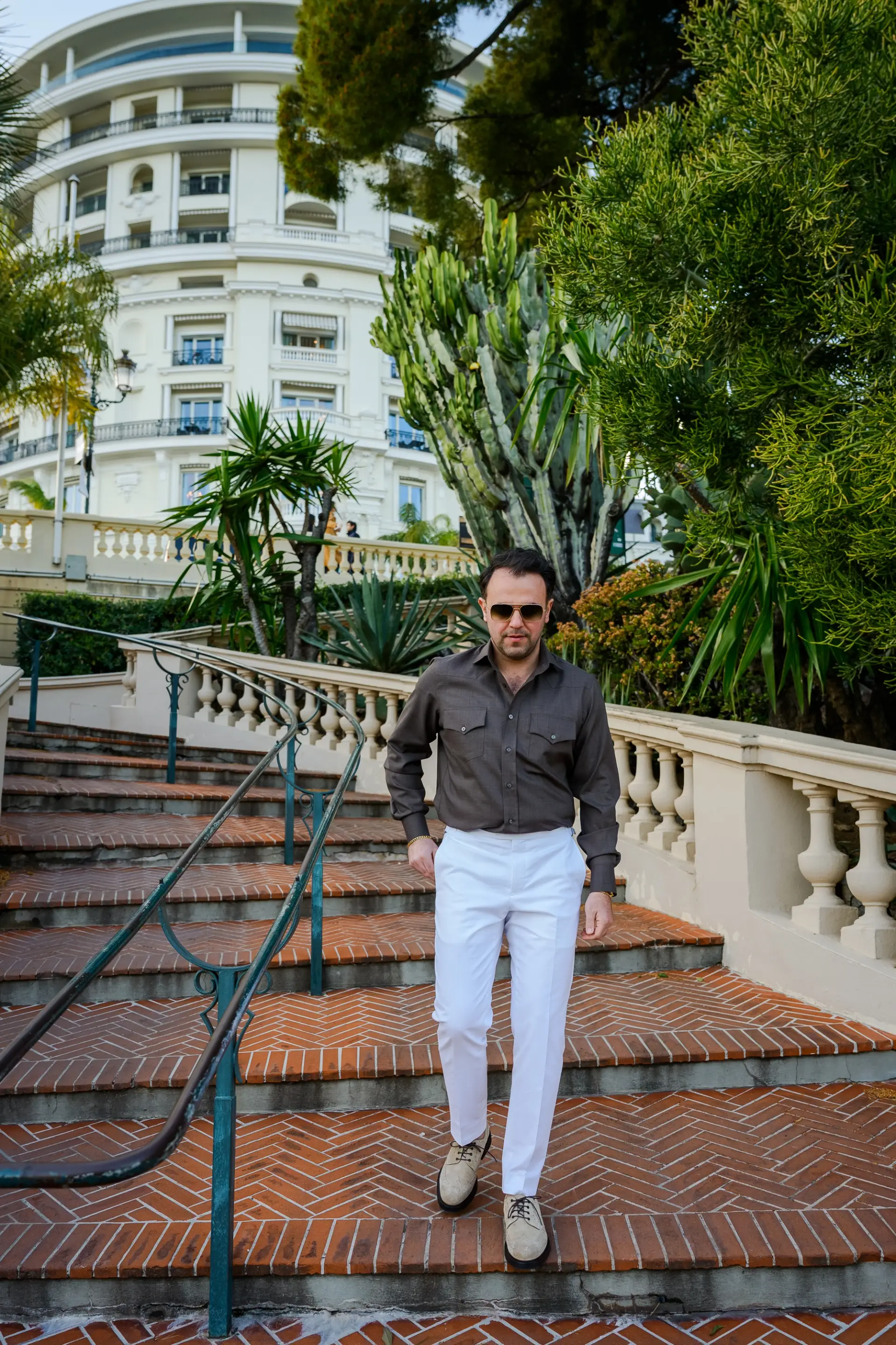 Witte broek op maat van Ettemadis in Monaco