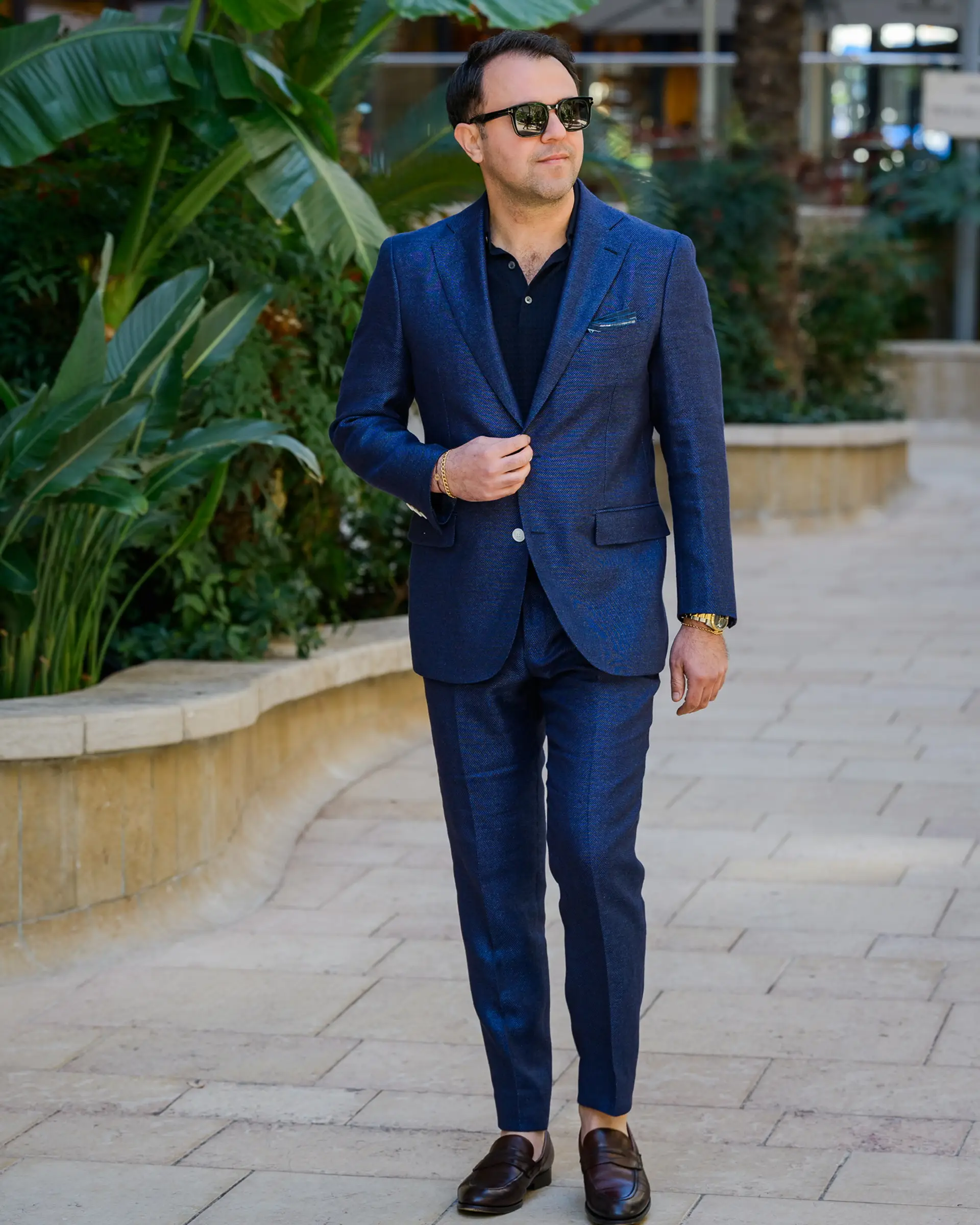 Blauw pak op maat van Ettemadis