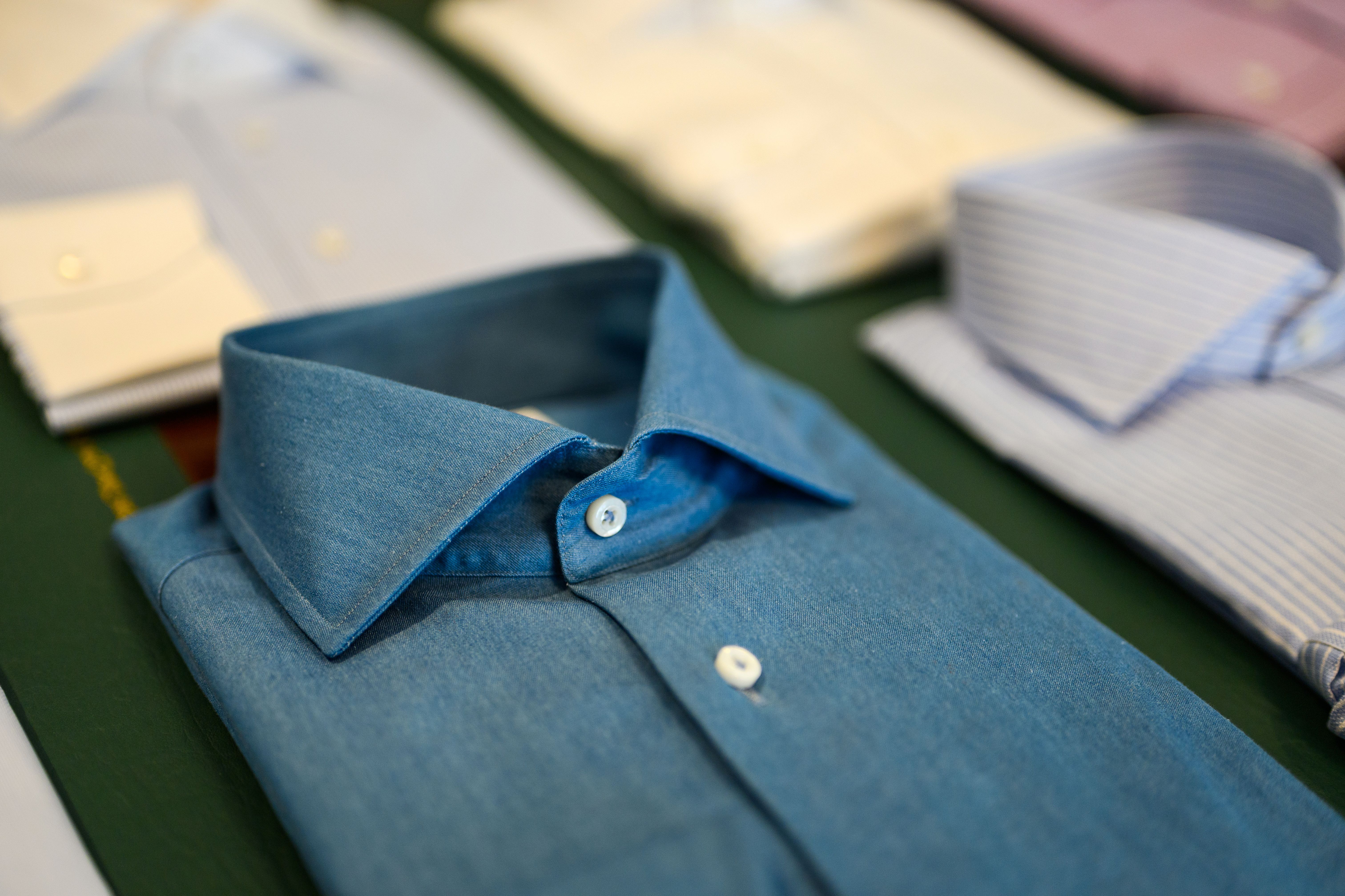 Blauw overhemd op maat bij Ettemadis Zuid Holland