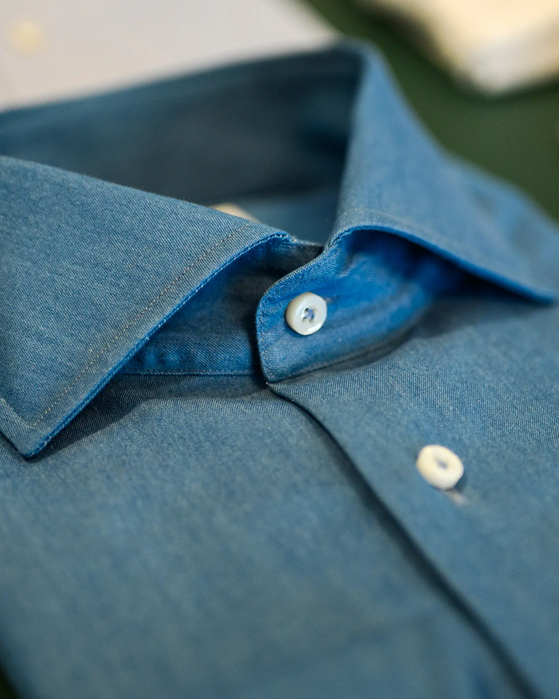 Blauw overhemd op maat bij Ettemadis Zuid Holland