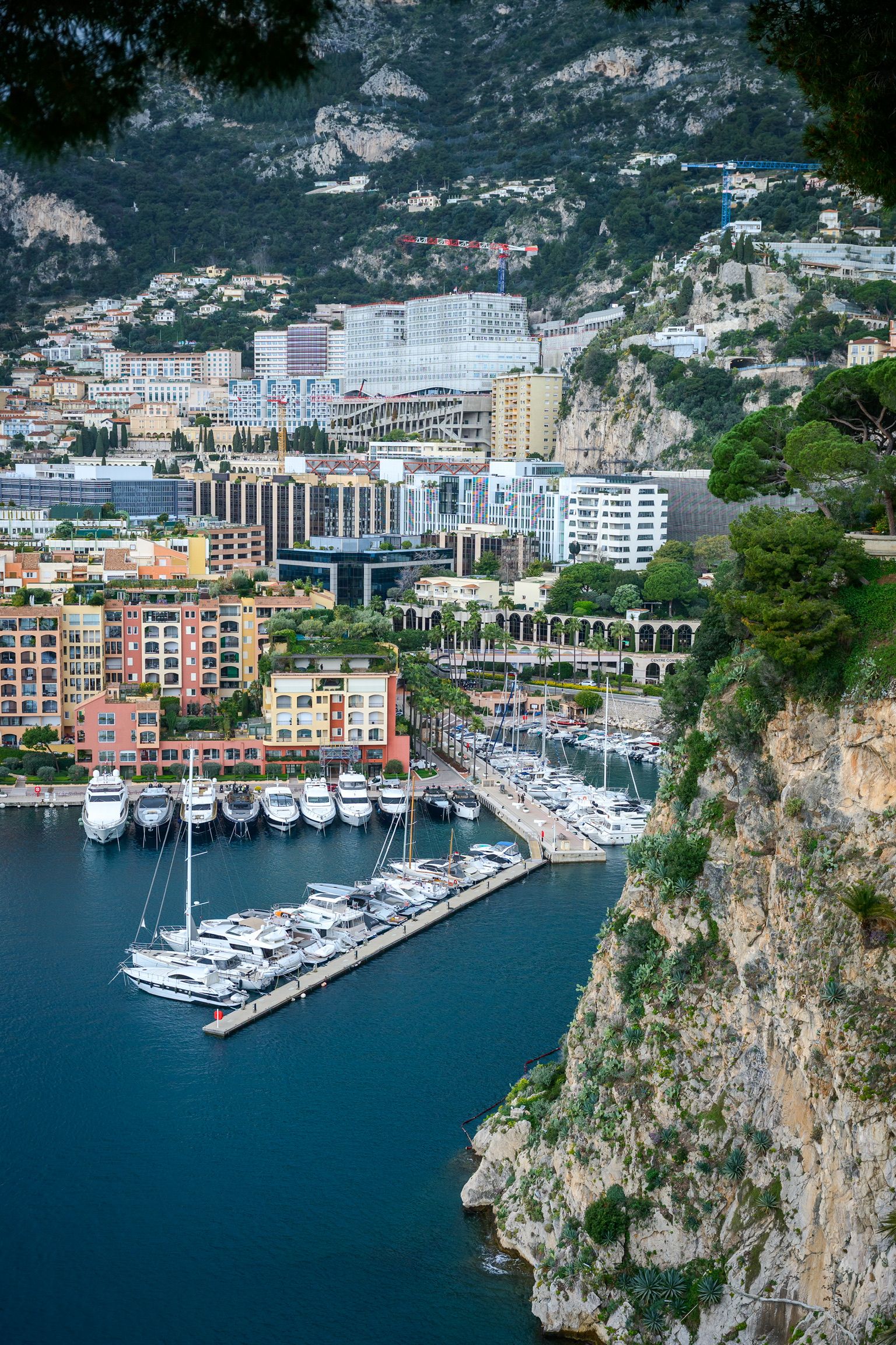 Ettemadis in Monaco