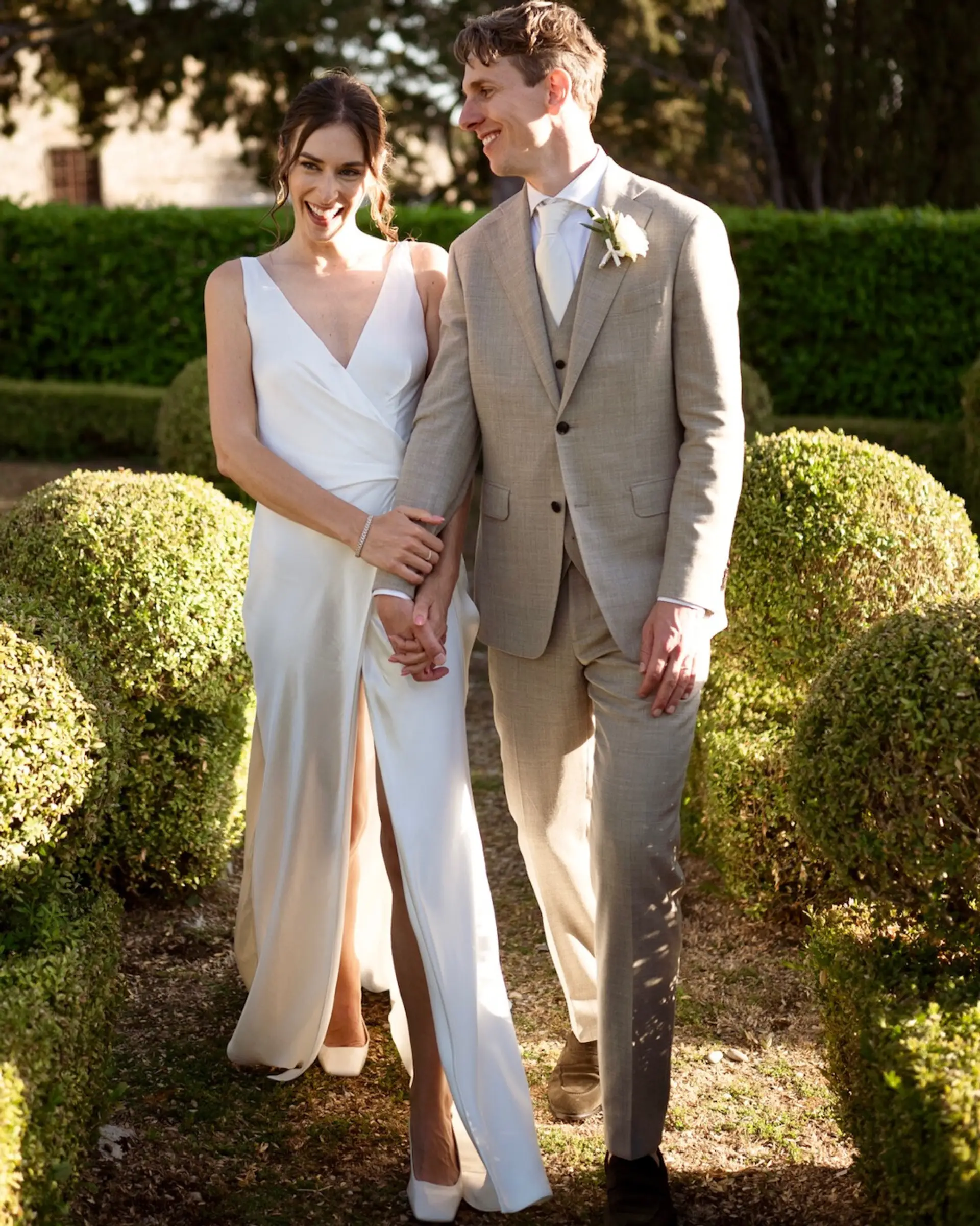 Beige trouwpak op maat van Ettemadis, elegante uitvoering