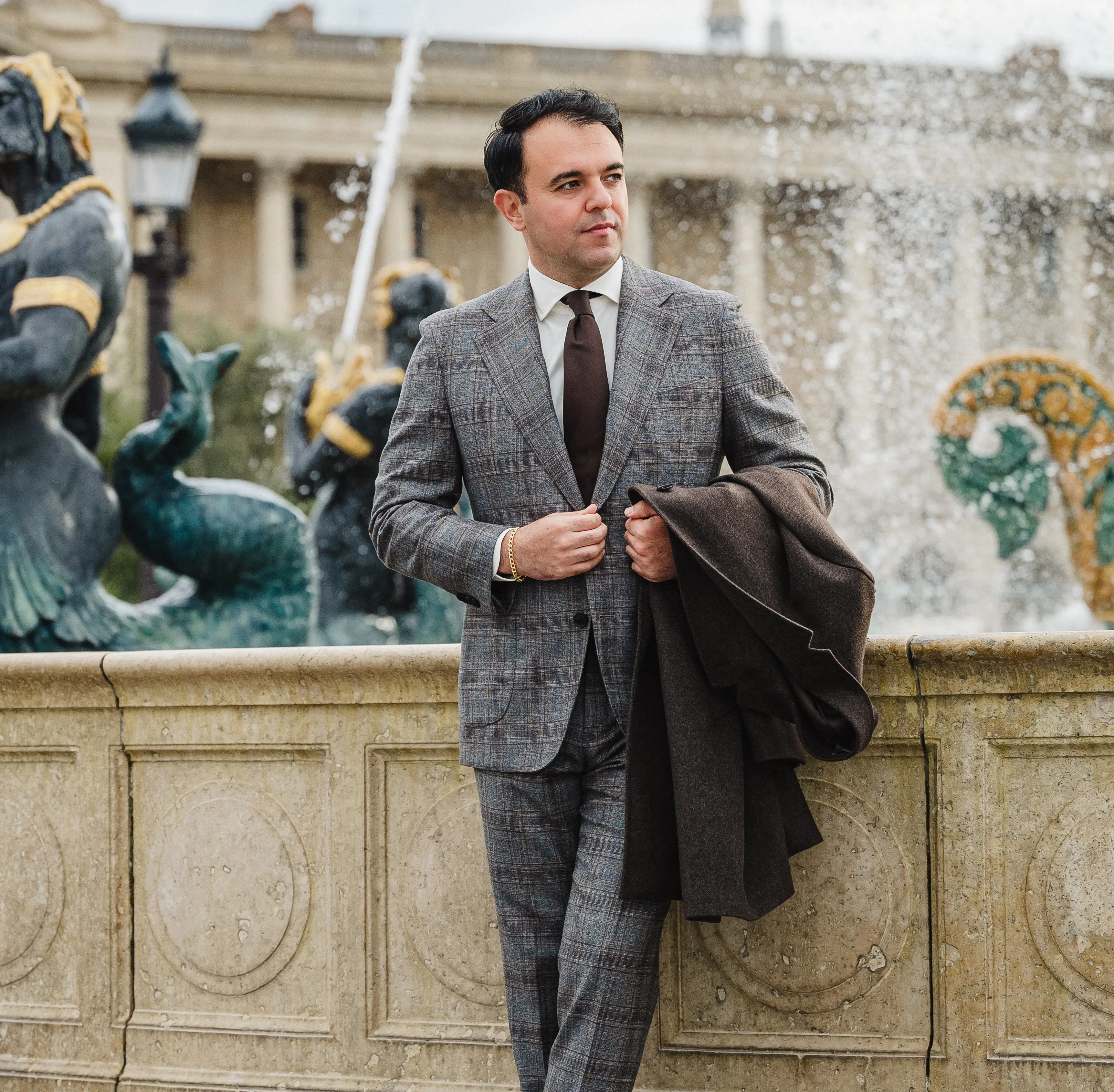 Geruit maatpak van Ettemadis, nieuwe collectie herfst winter 2025