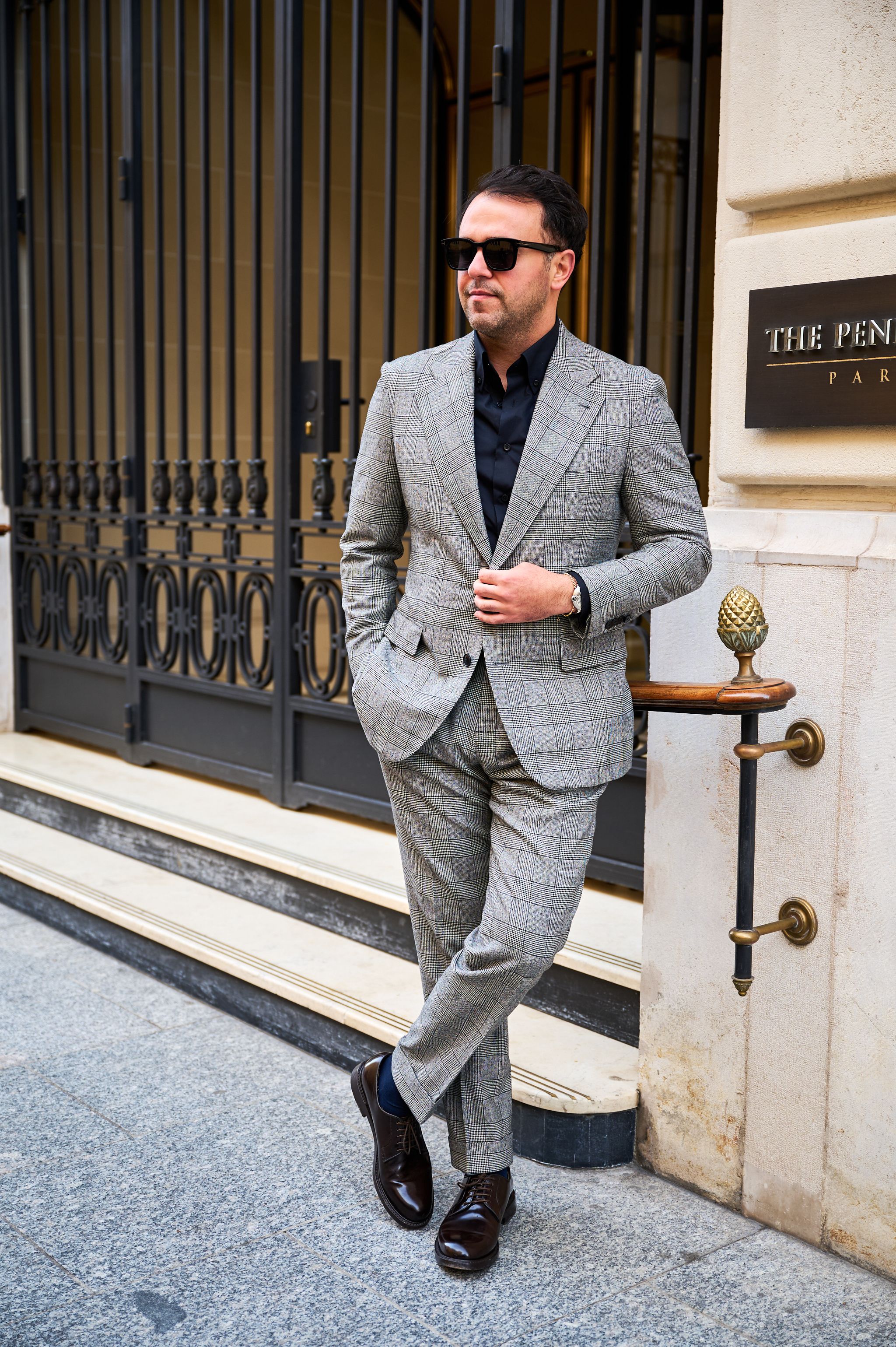 Geruit pak op maat Ettemadis in Parijs 