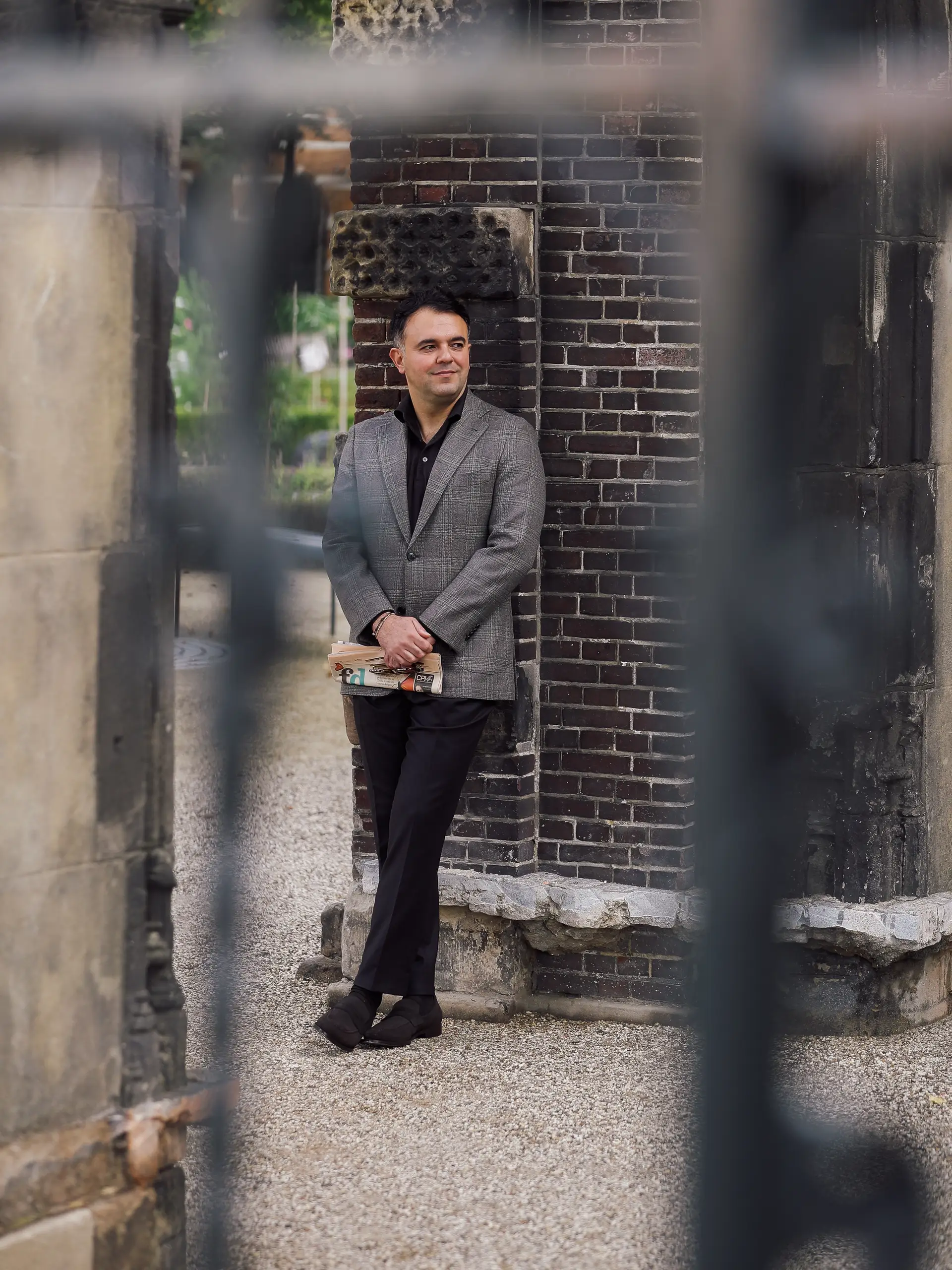 Bruine pak op maat van Ettemadis