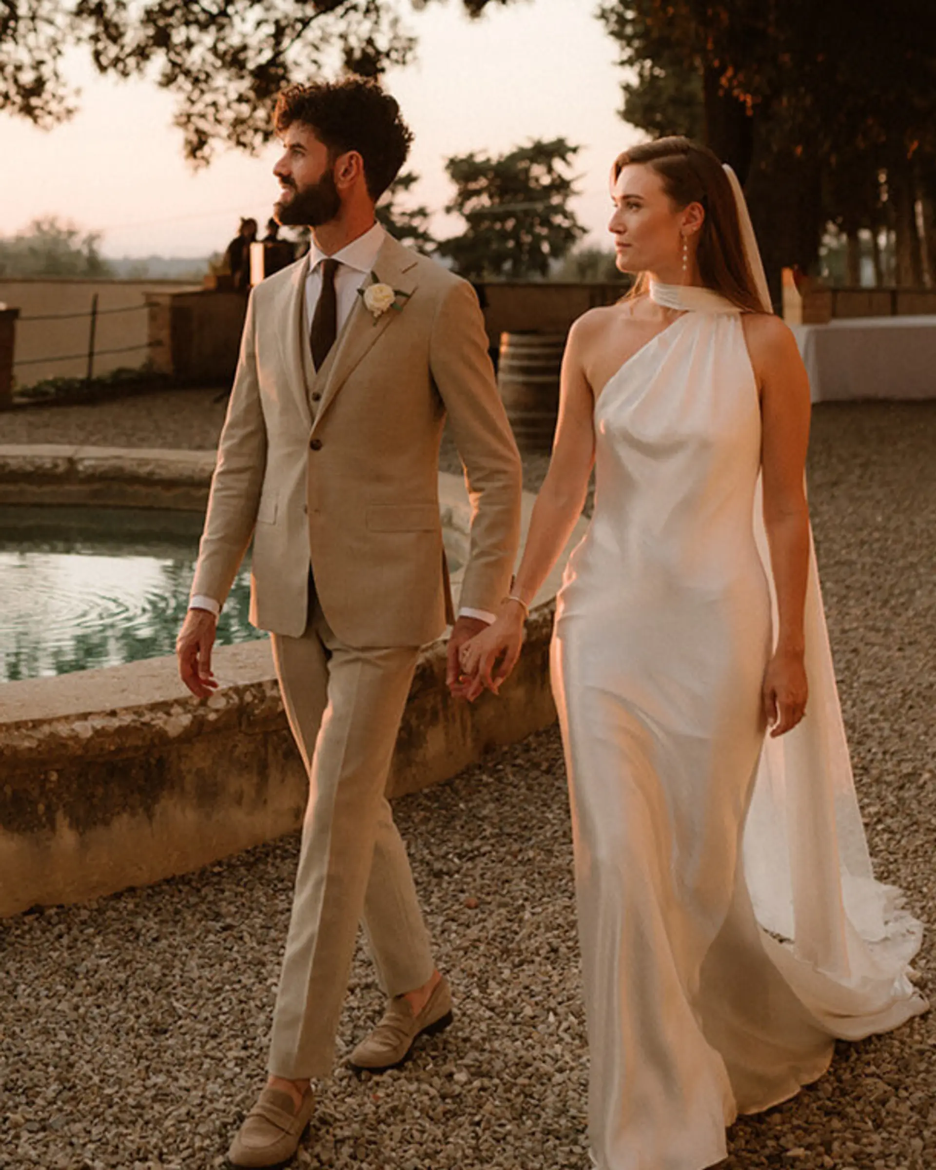 Beige trouwpak op maat van Ettemadis