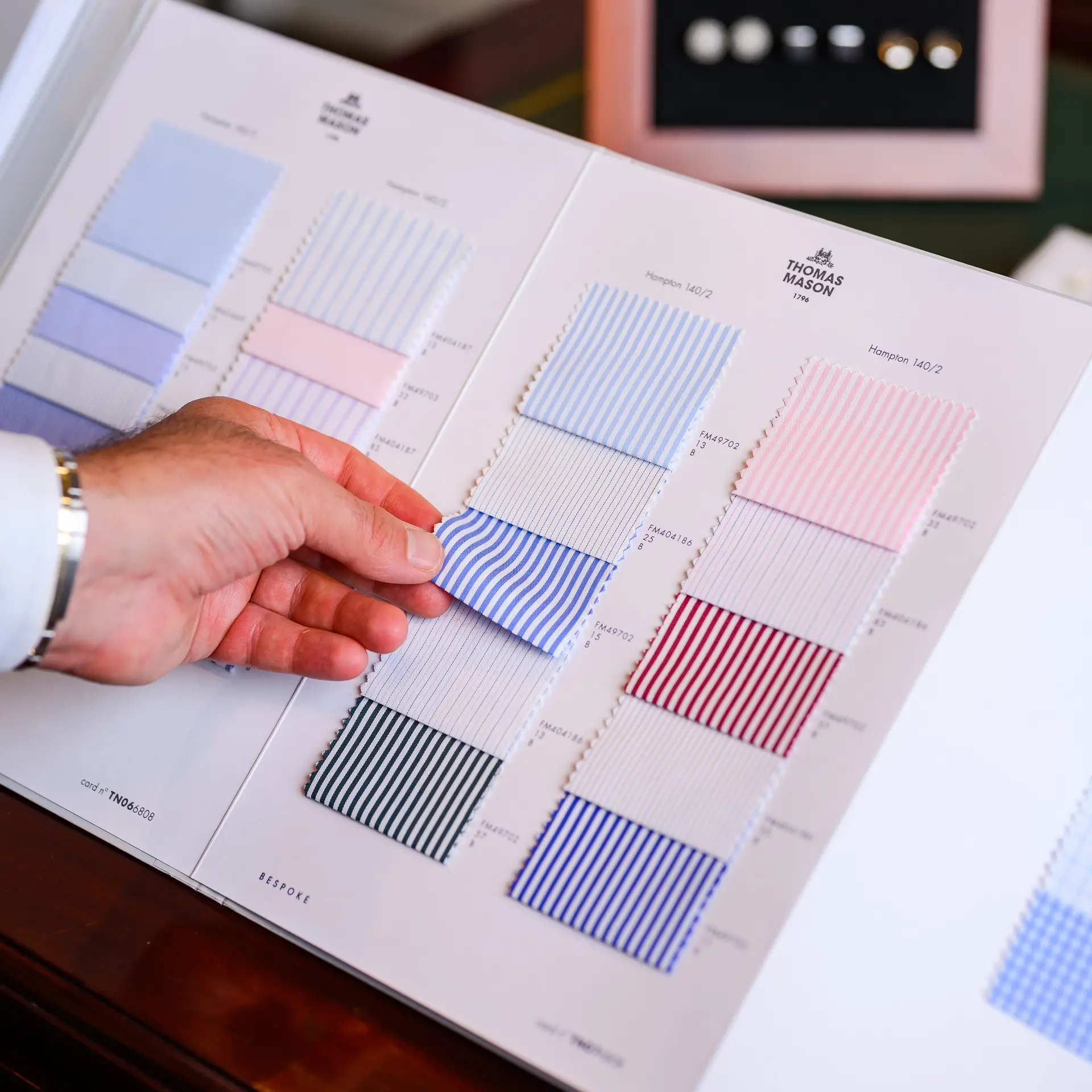 Stoffen voor overhemden op maat bij Ettemadis