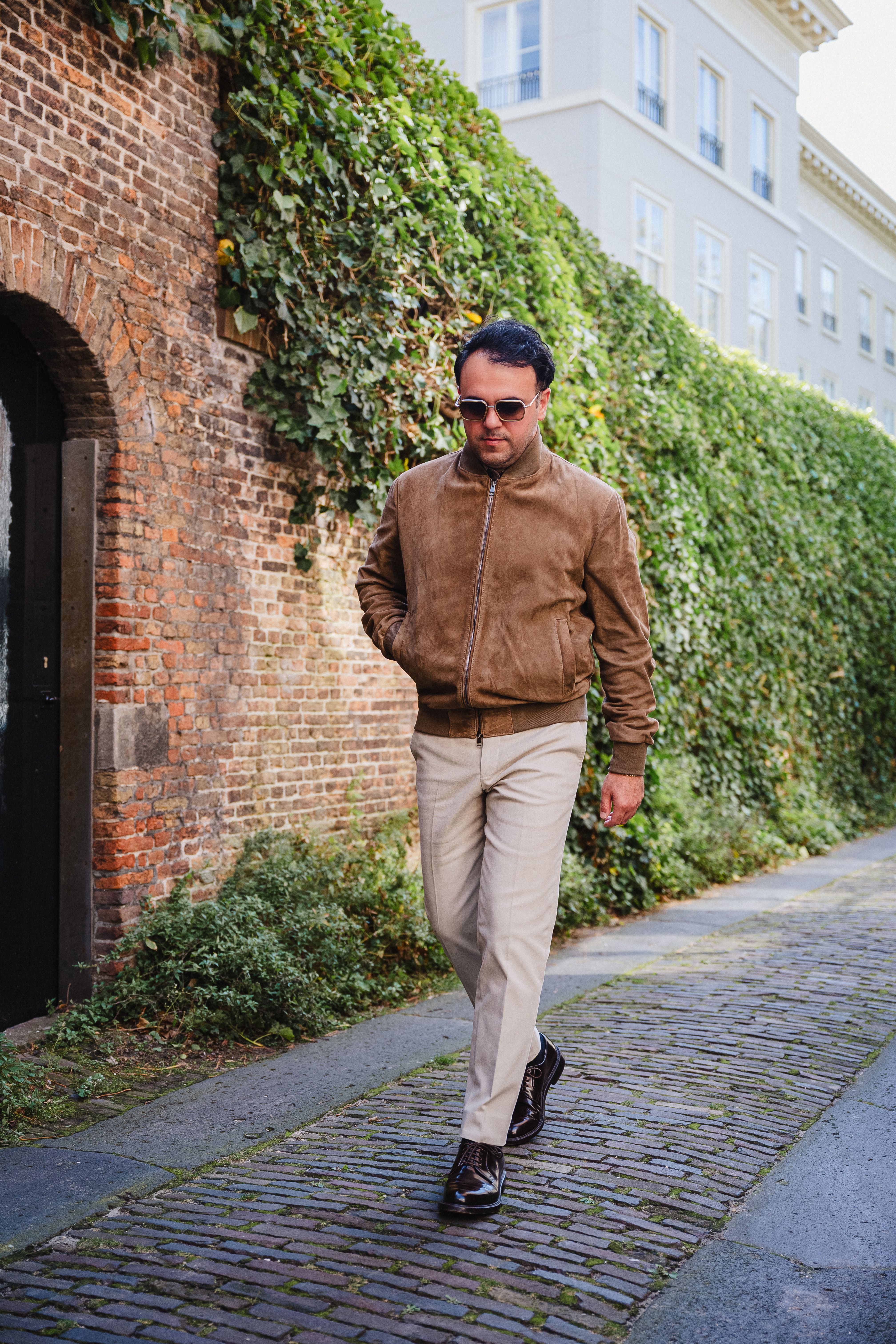 Suede bomber jas op maat van Ettemadis