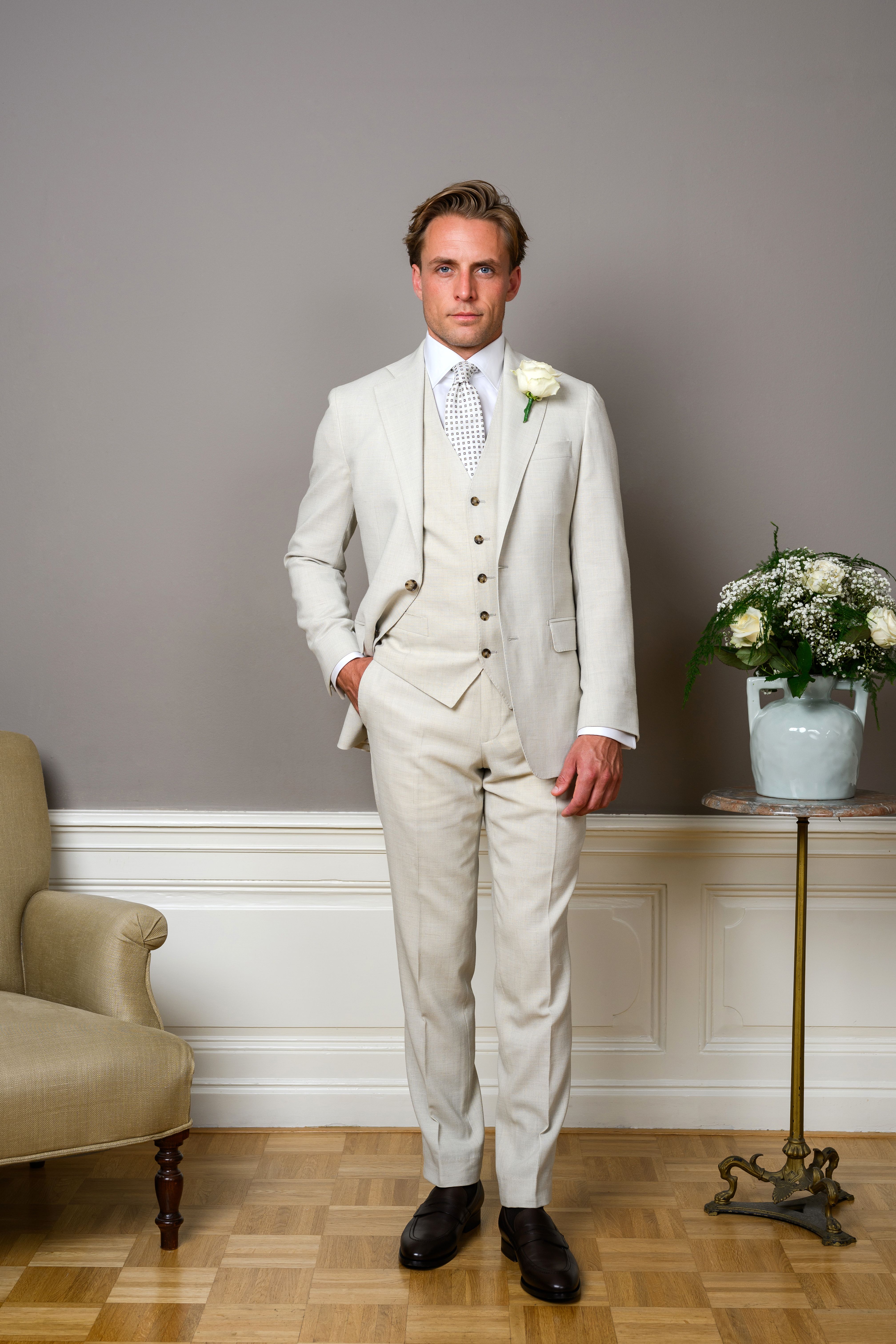 Beige trouwpak op maat | Ettemadis Den Haag