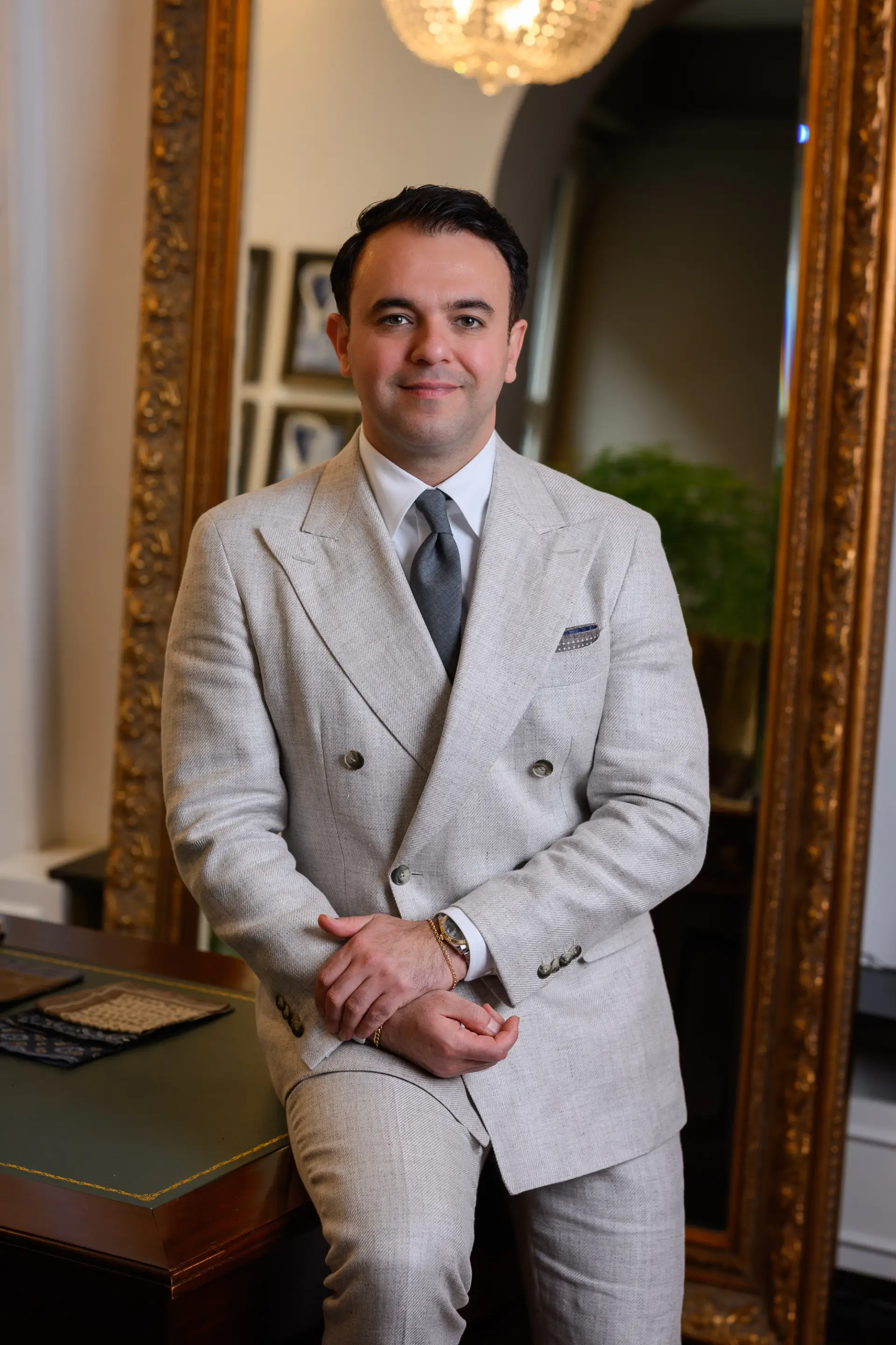 Amir Etemadi in de Ettemadis store in Zuid-Holland