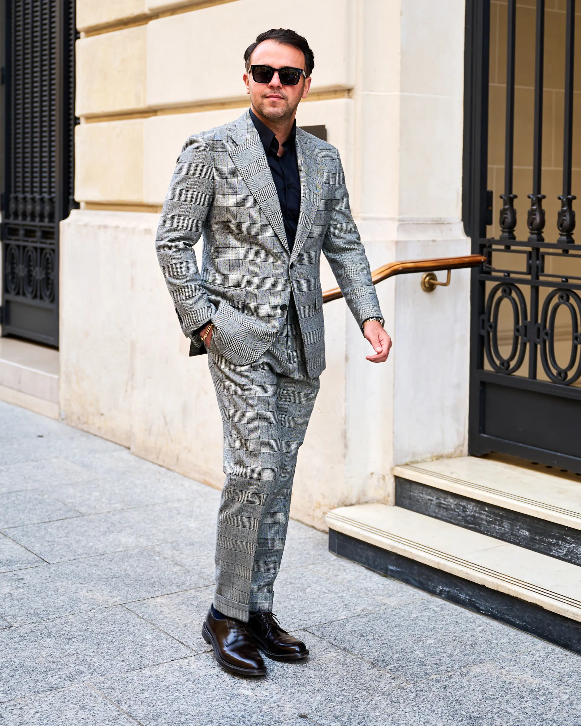 Geruit maatpak grijs van Ettemadis in Den Haag