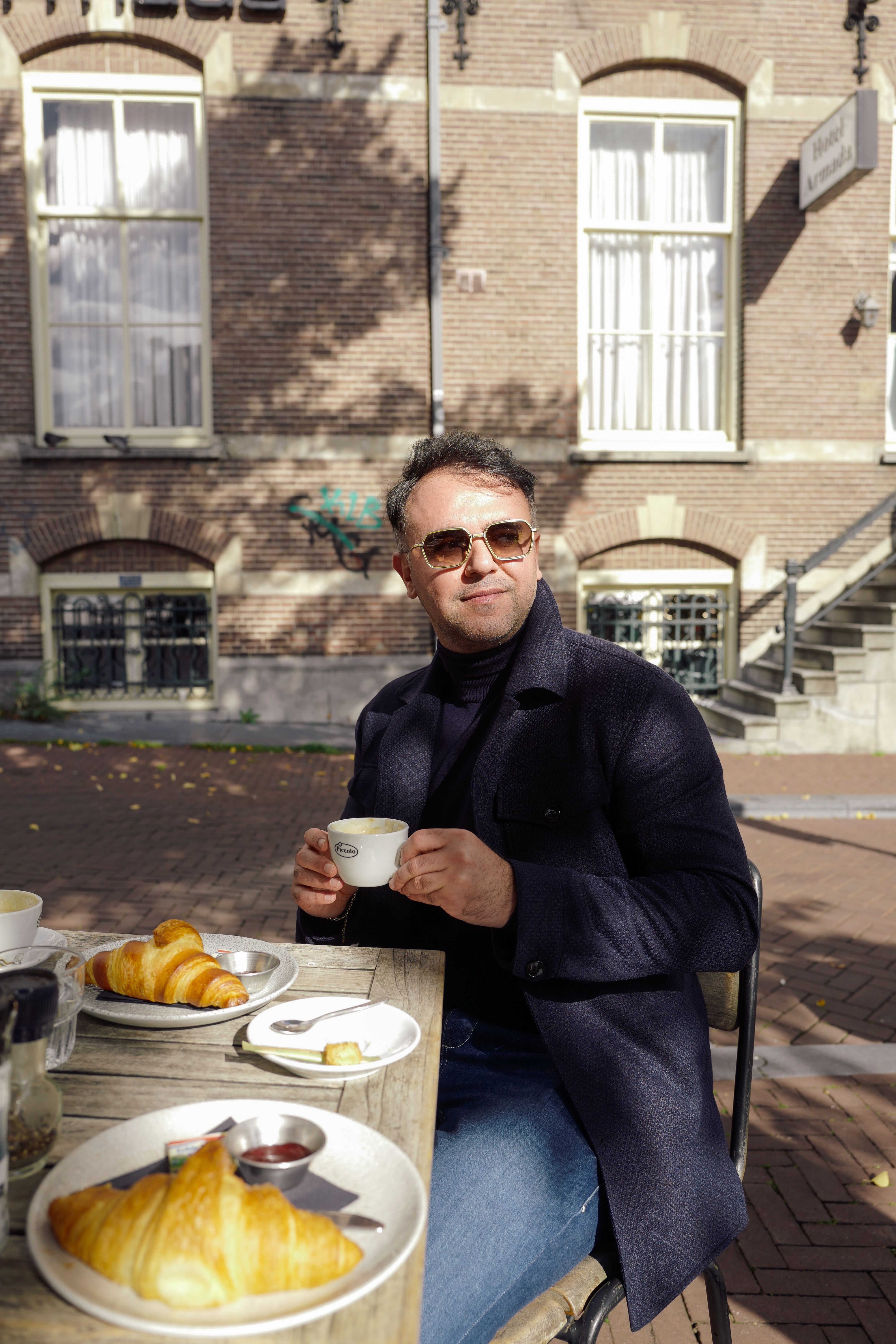 Details Champagne trouwpak op maat