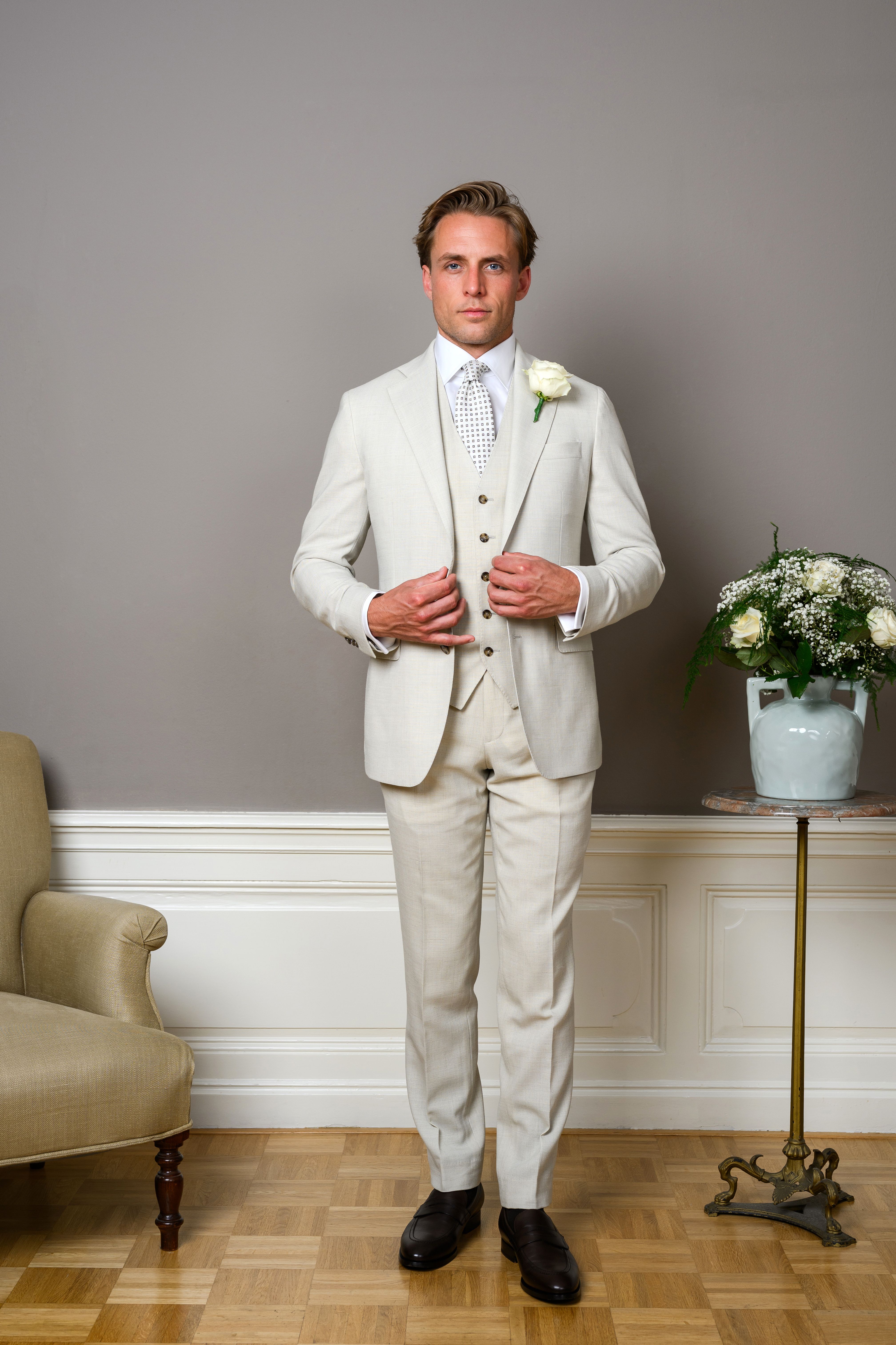 Beige trouwpak op maat | Ettemadis Den Haag