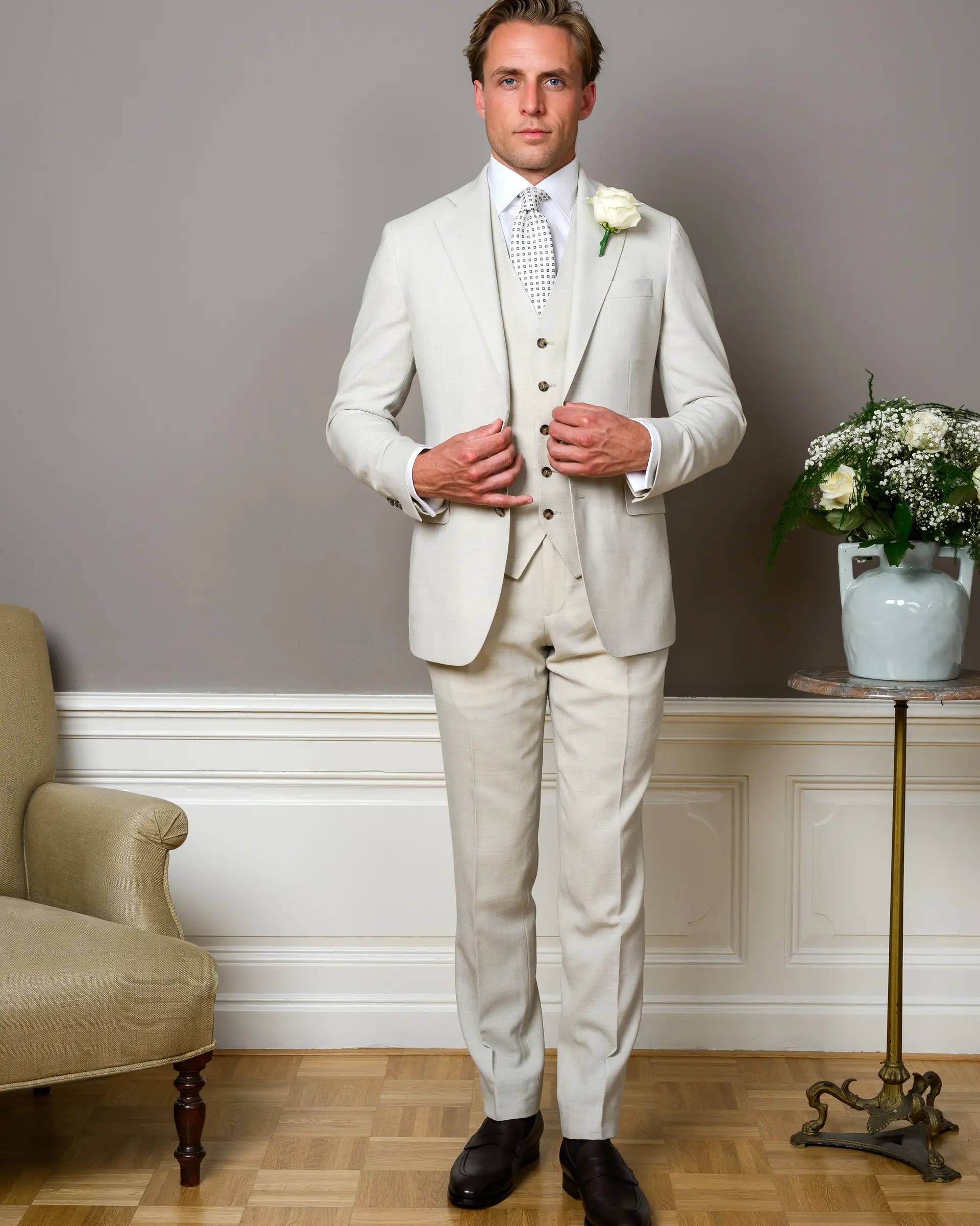 Beige trouwpak op maat | Ettemadis Den Haag