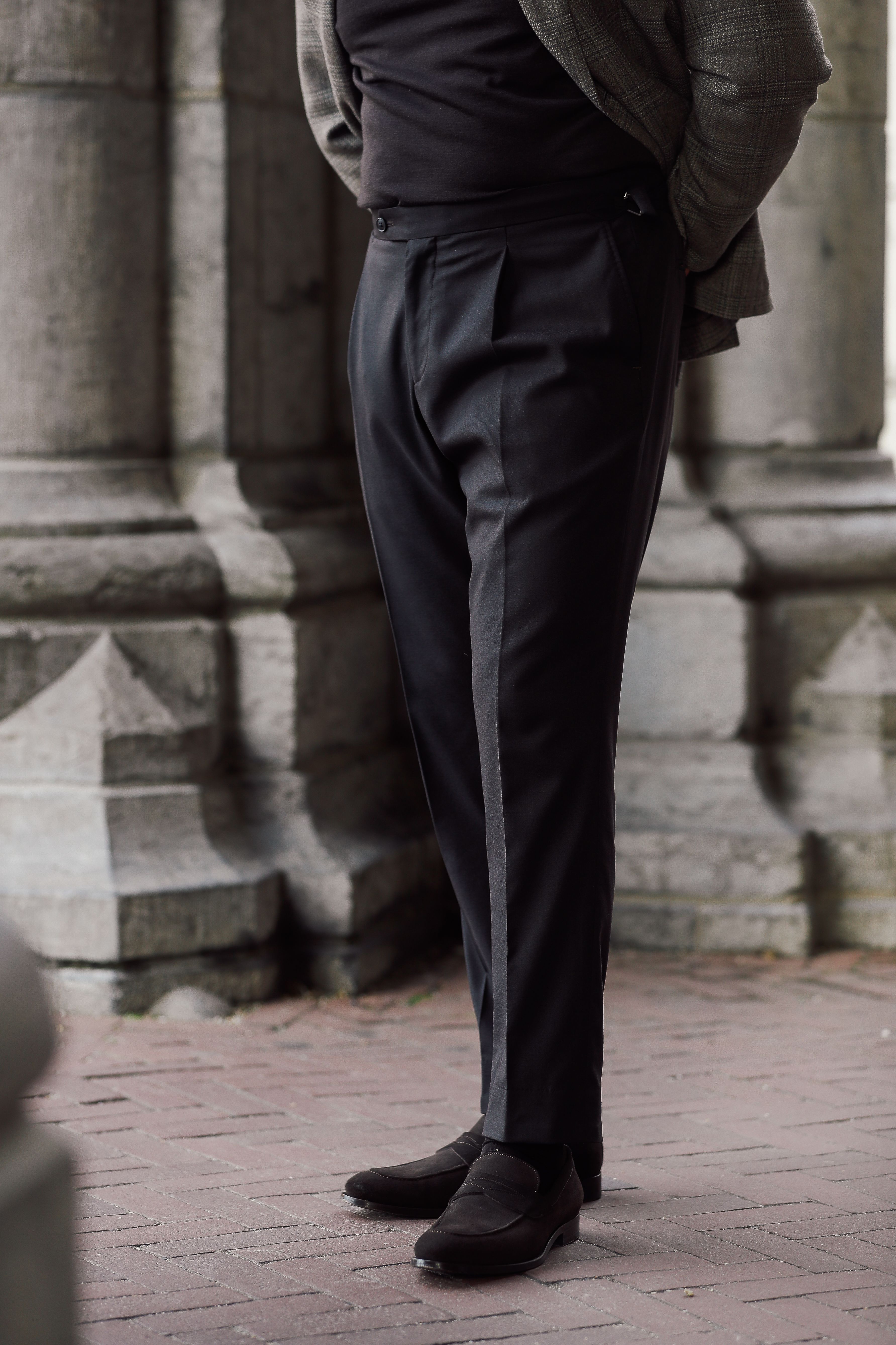 Broek op maat van Ettemadis met plooien