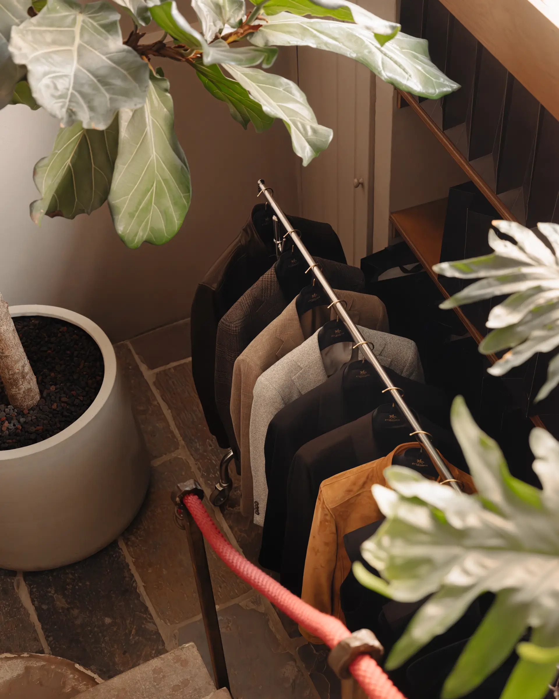 Beneden bij Ettemadis atelier van Den Haag