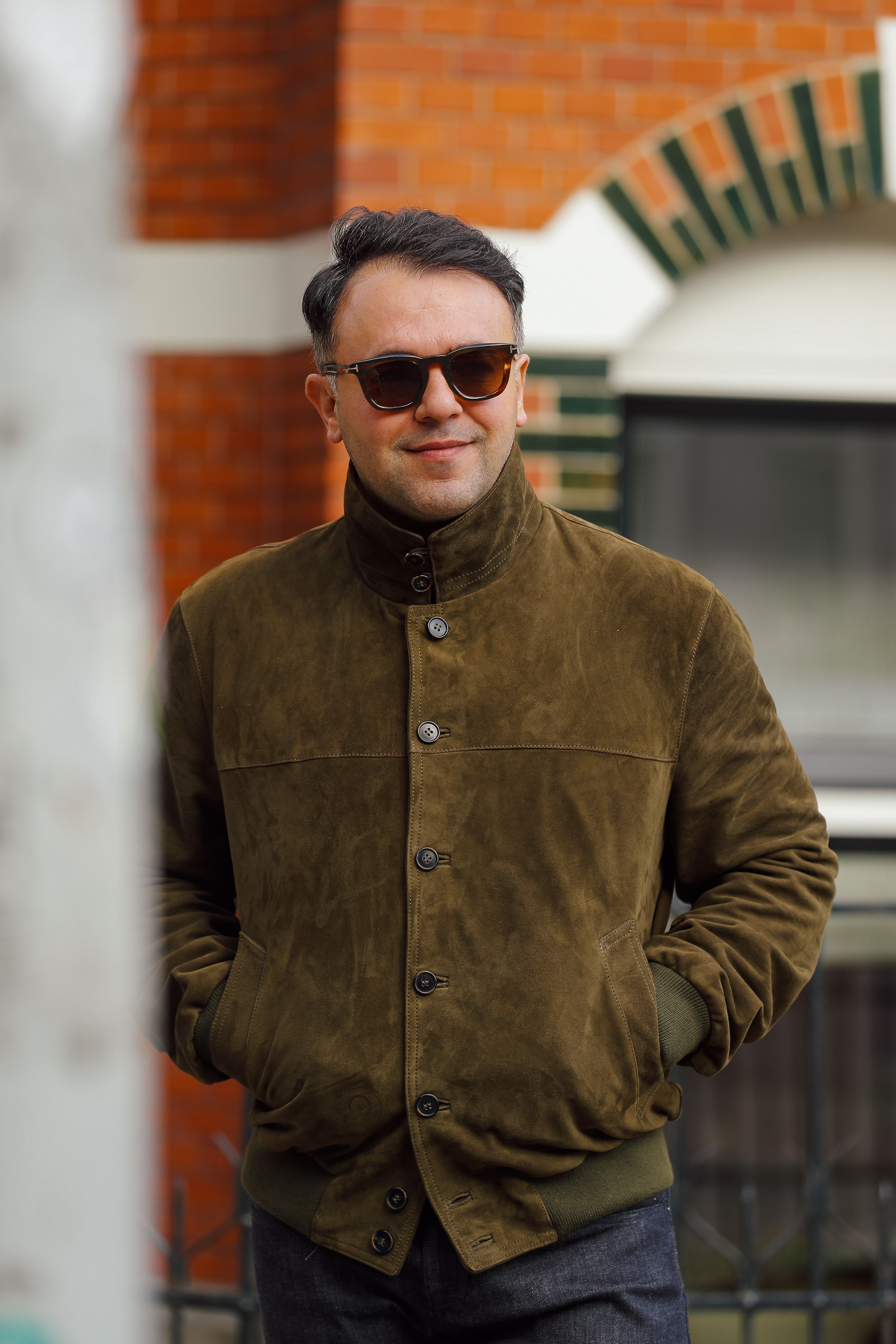 Kraag details bomberjas suede leer van Ettemadis groen