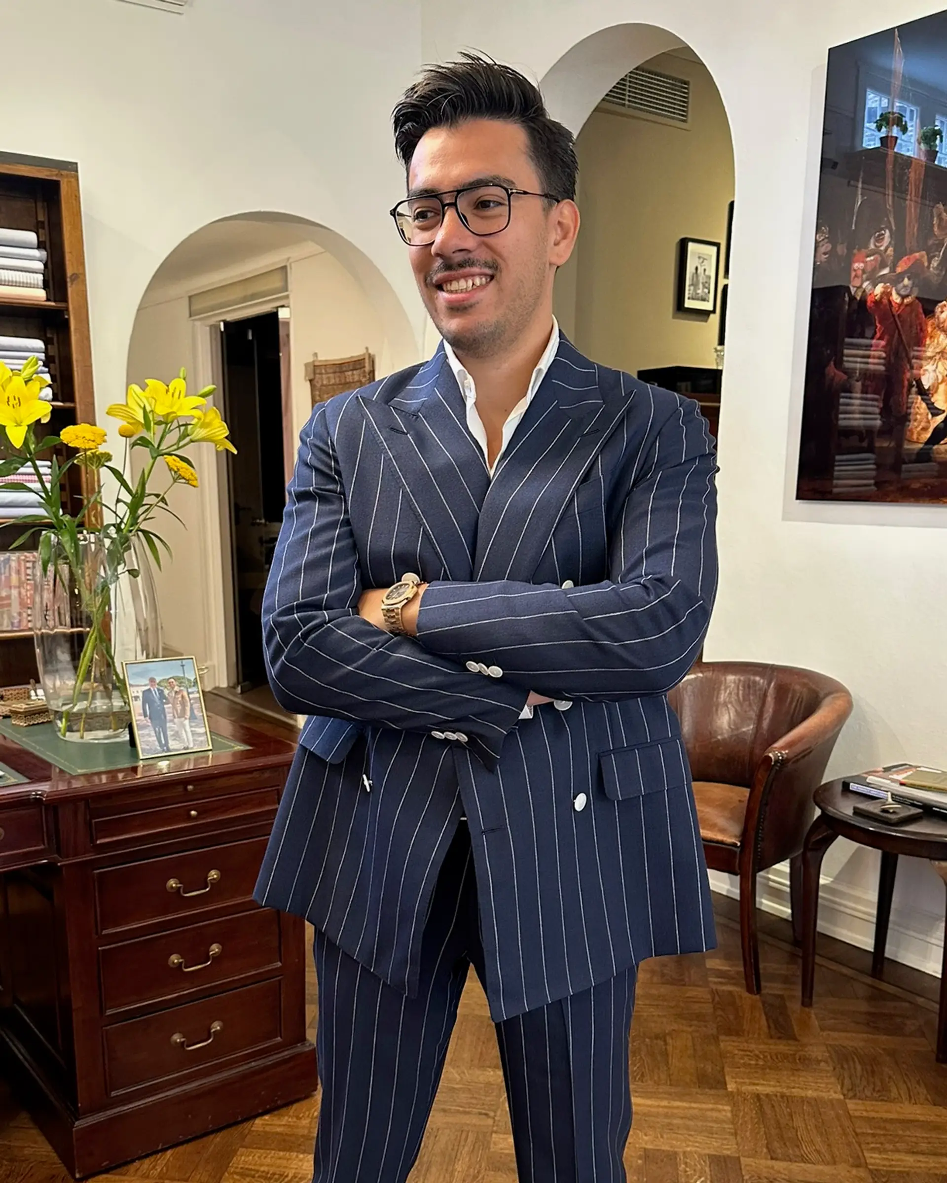 Klant in double breasted maatpak bij Ettemadis Zuid-Holland