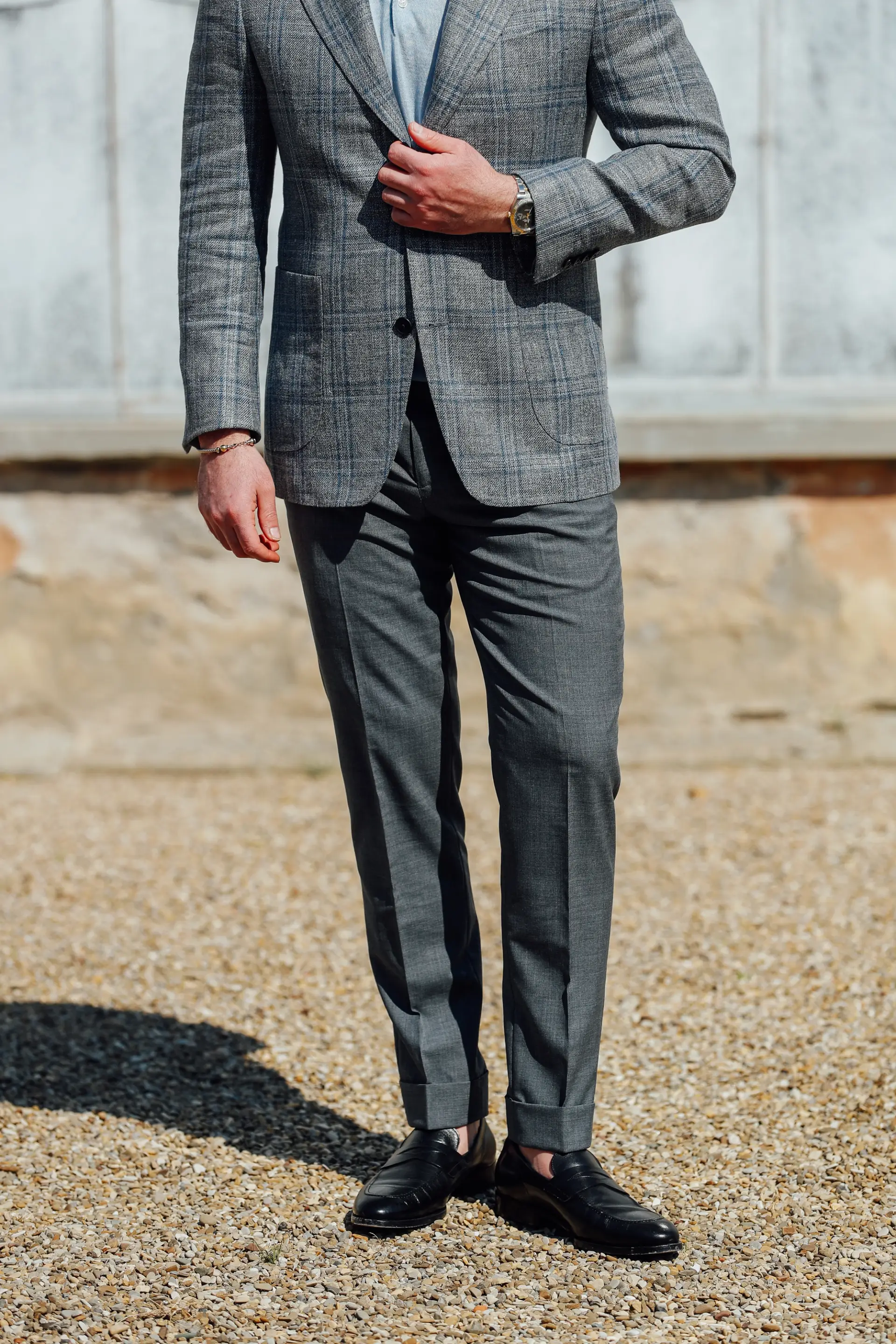 Details van beige colbert op maat van Ettemadis