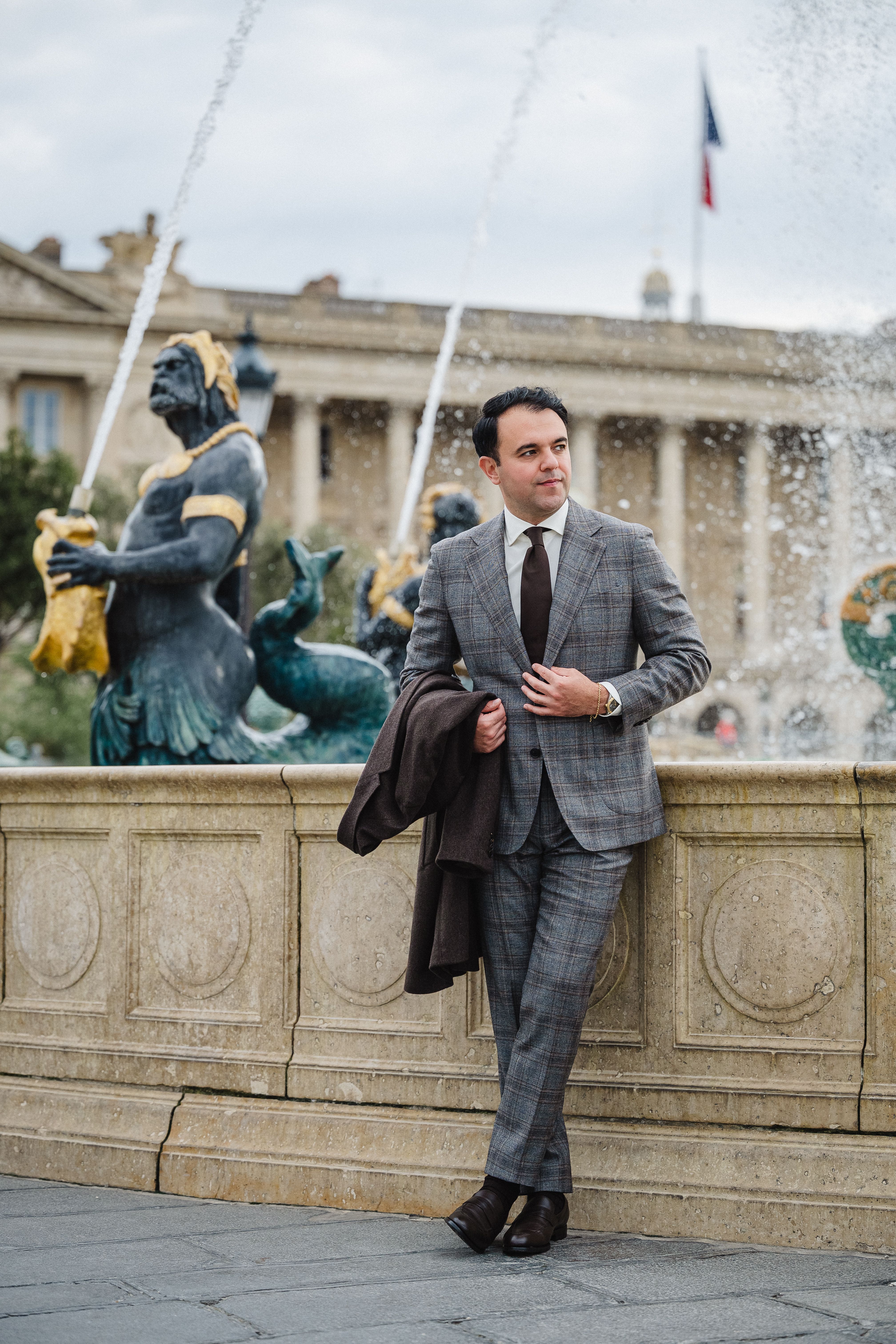 bruin pak op maat van ettemadis