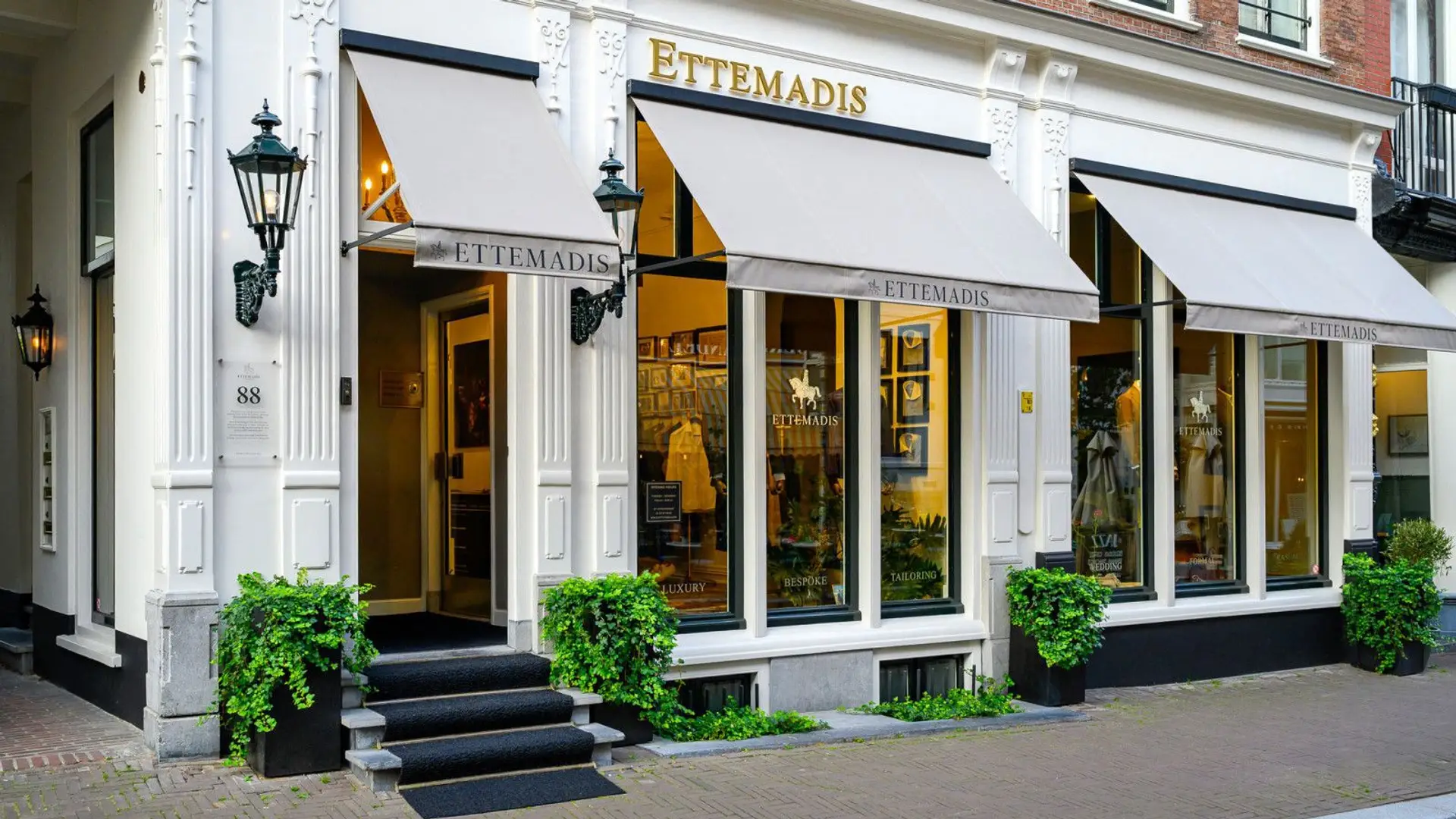 Ettemadis maatkleding winkel in Den Haag, exclusieve boutique