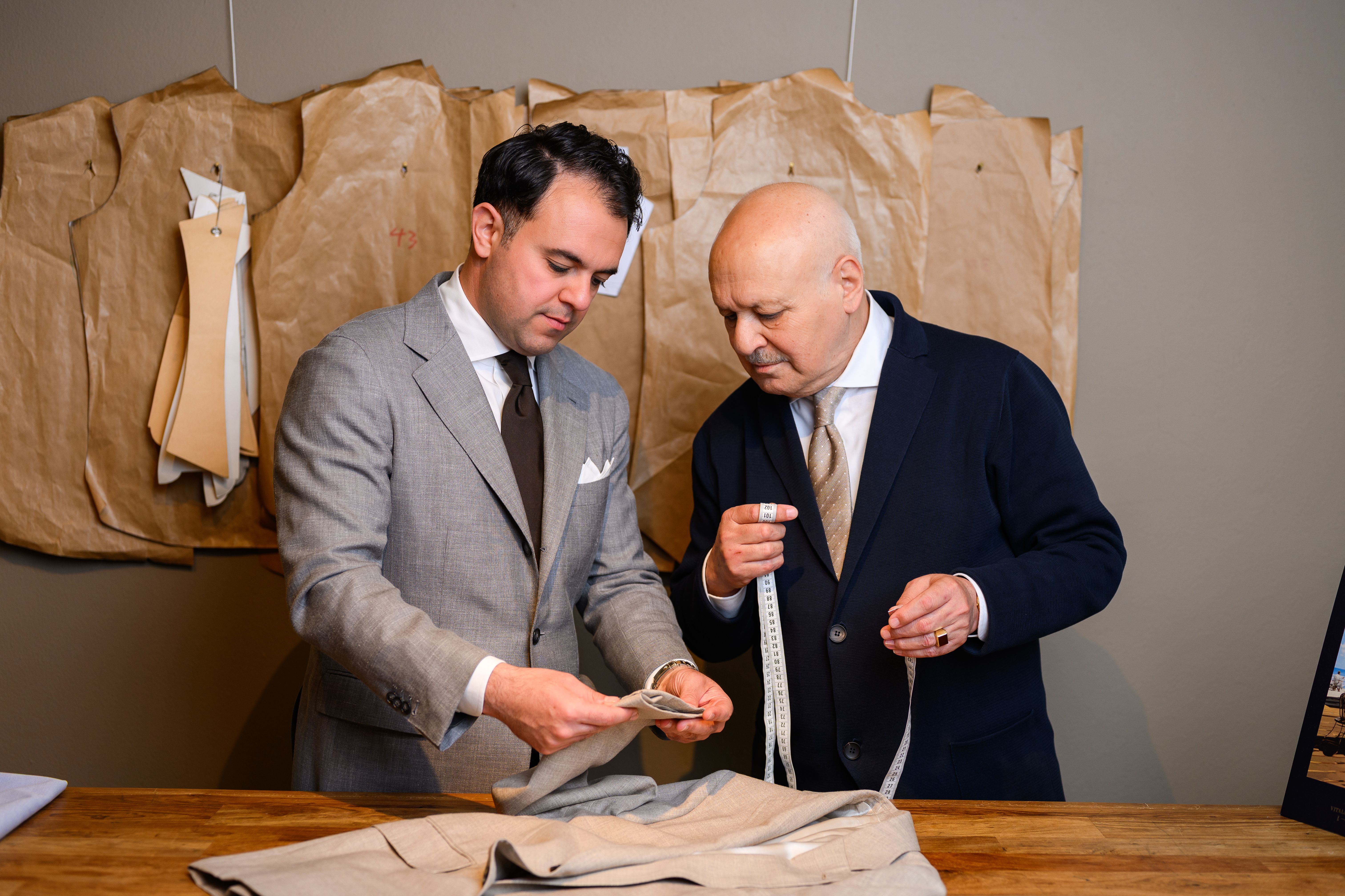 Overleg tussen Amir & Mehdi over Stoffen en maatwerkopties