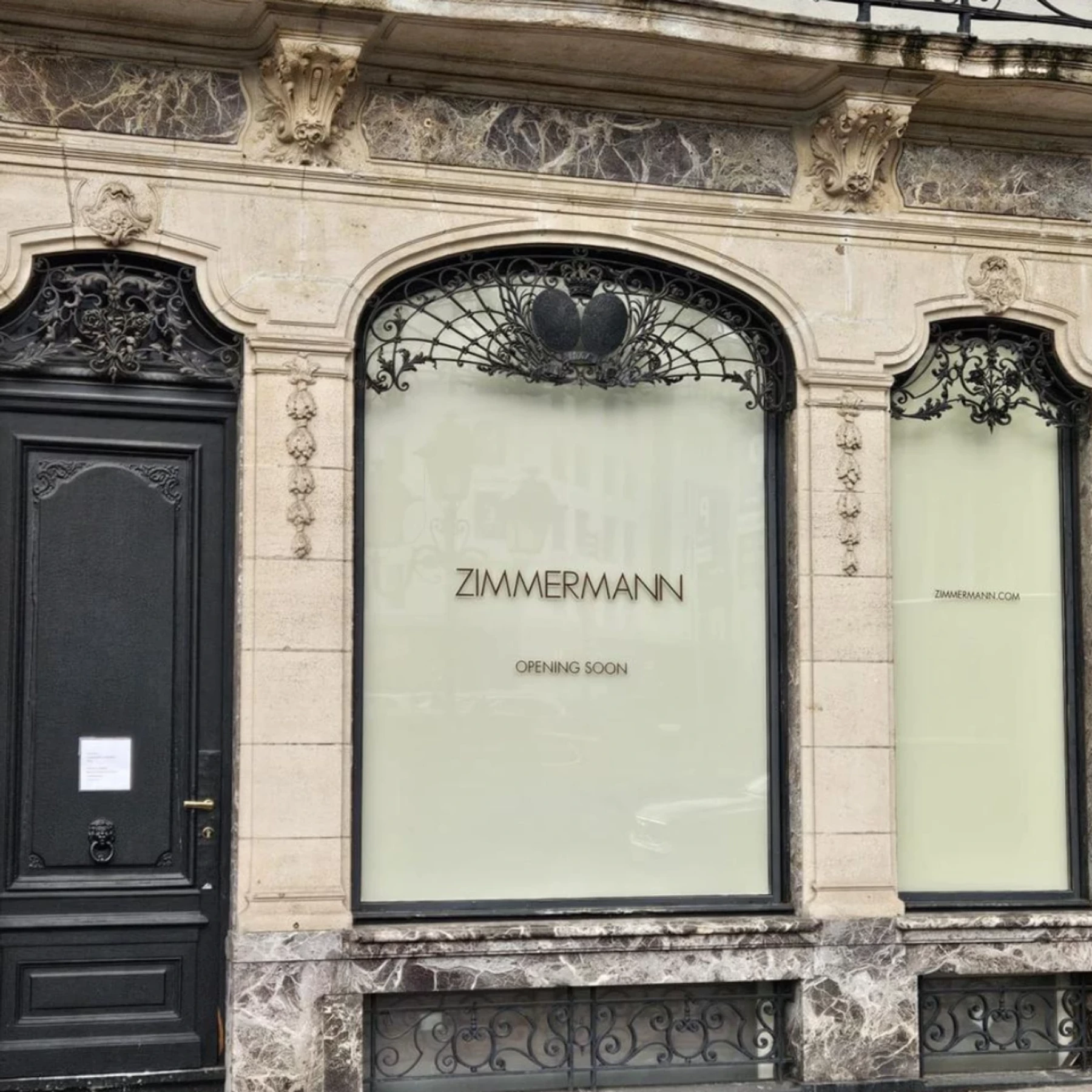 Australian luxury brand replaces Versace on Avenue de Waterloo