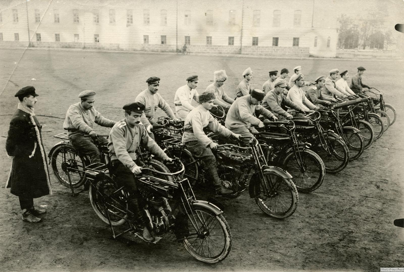 სახალხო გვარდიის მოტოციკლეტისტთა რაზმი (1918 წ. თბილისი)