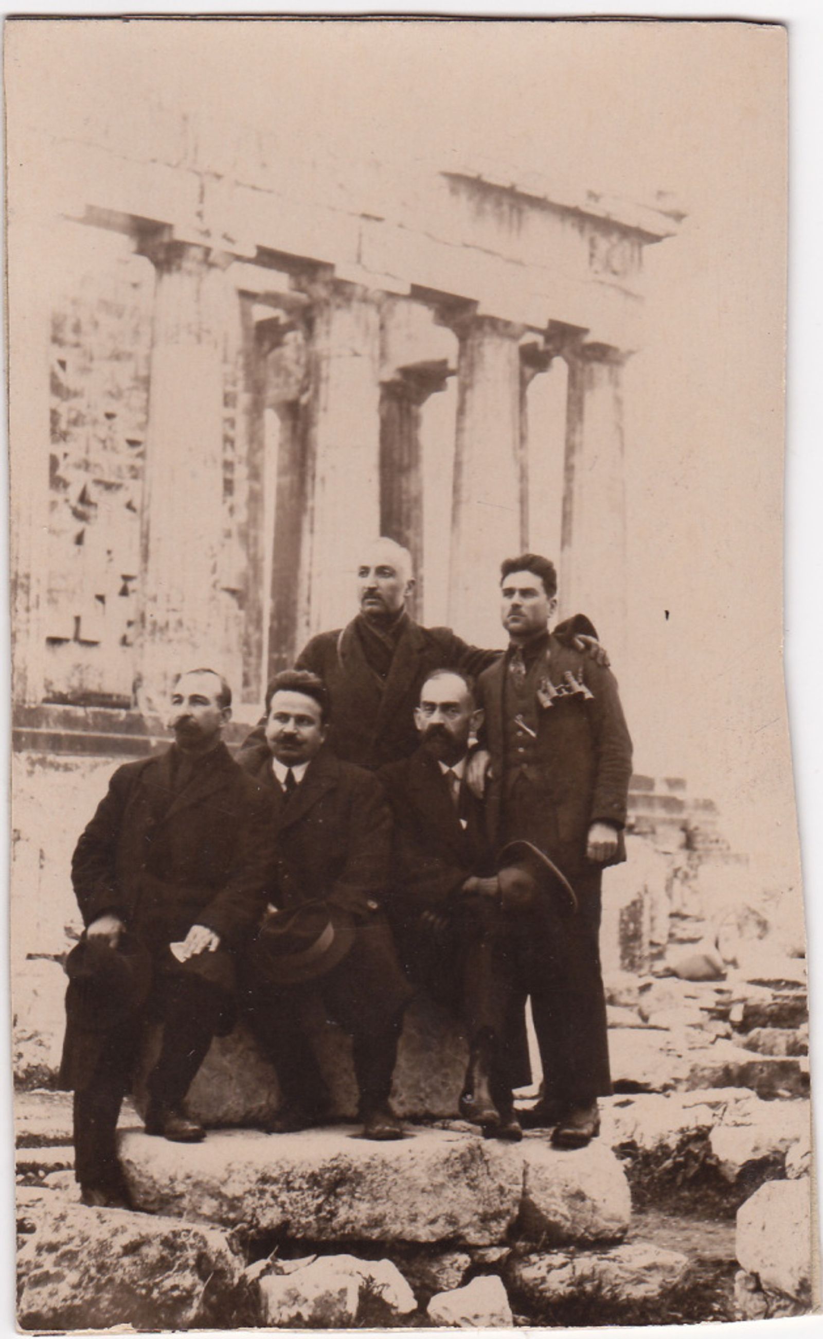 ვ. ჯუღელი ათენში 1924 წ. გზად საქართველოსკენ