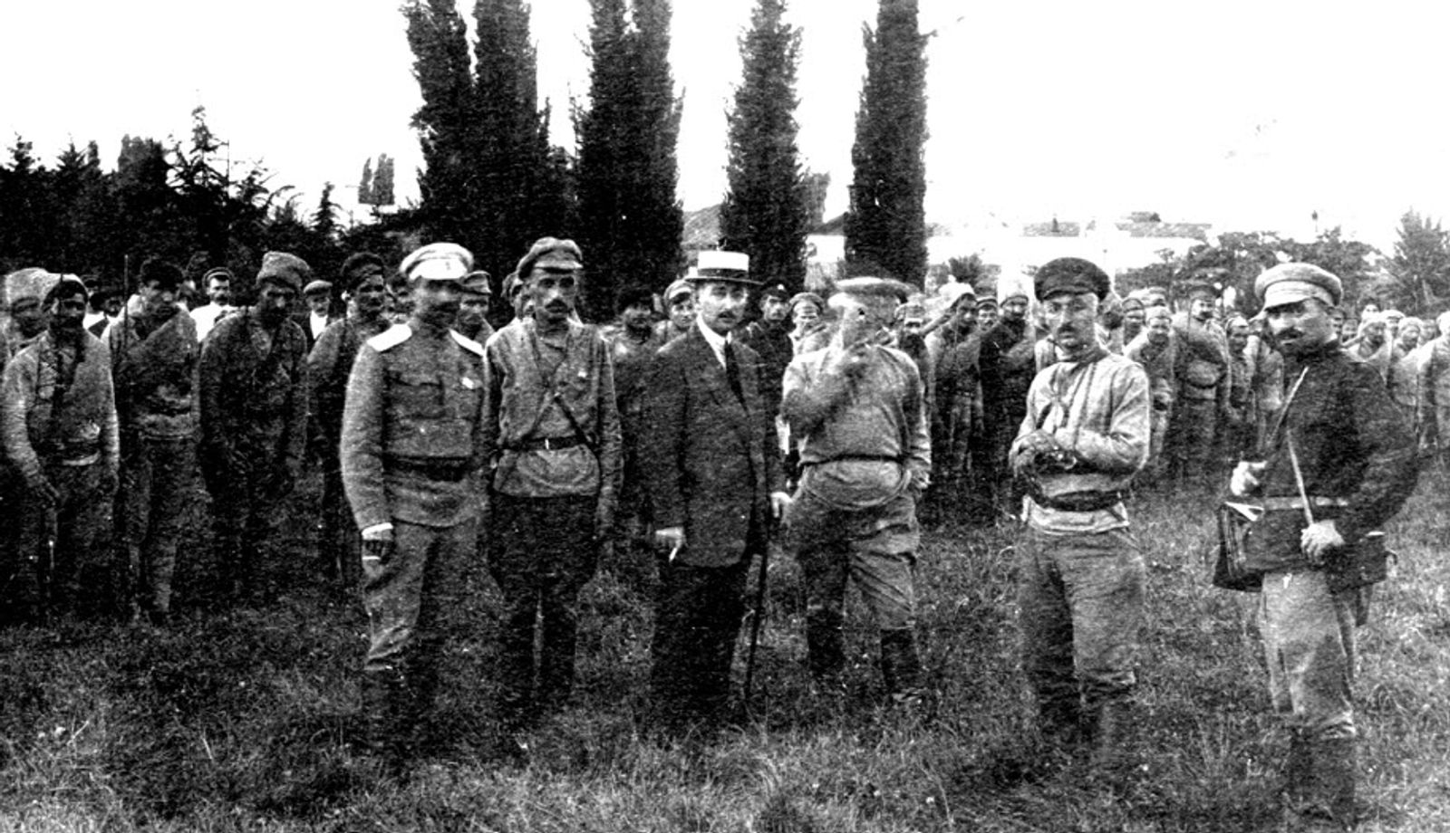 გენერალი კონიაშვილი და ვ ჯუღელი სოჭის ოლქში. 