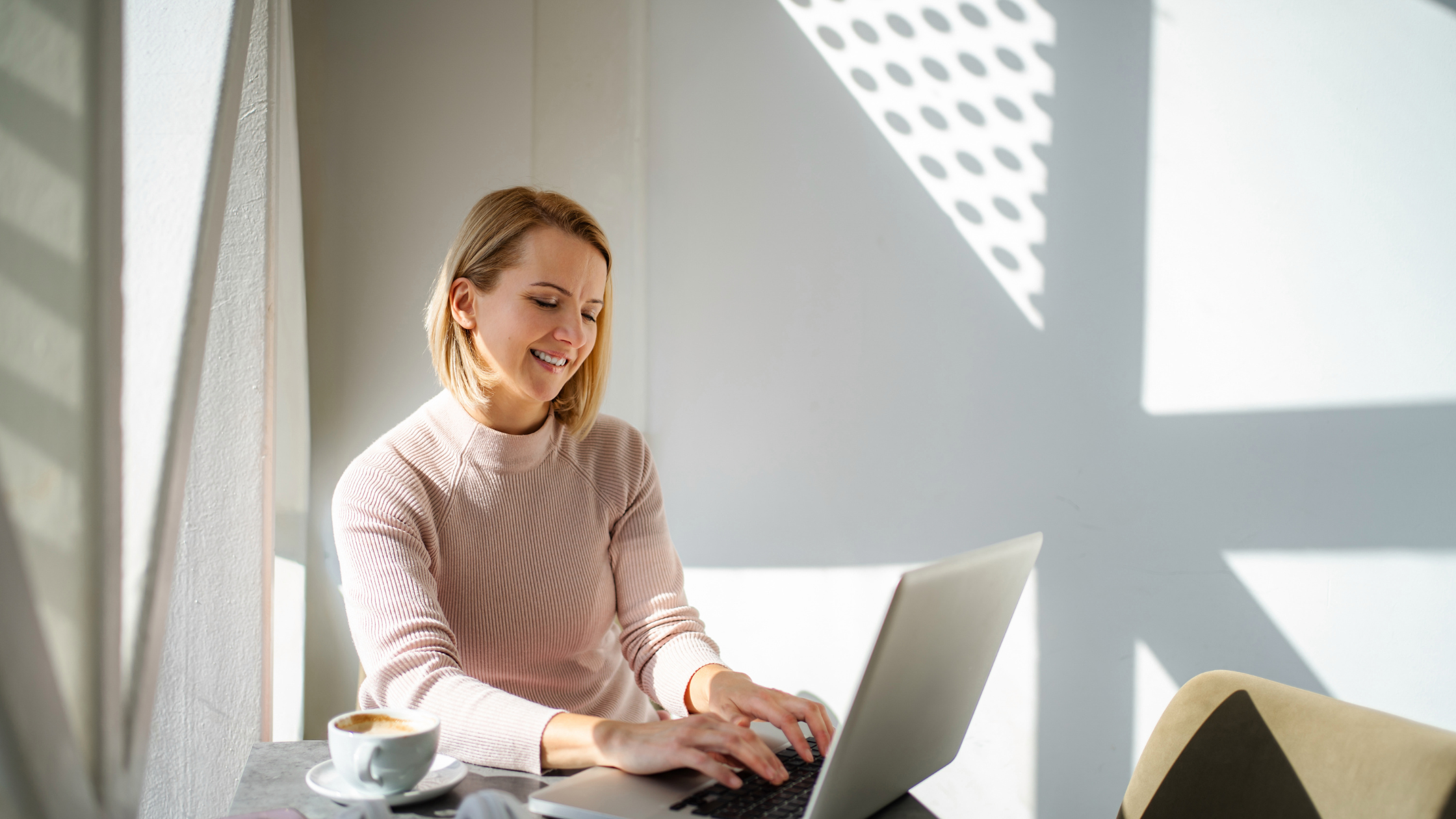 Organic vs. Paid Advertising: What Works Best for SMEs' Digital Marketing Approach? 