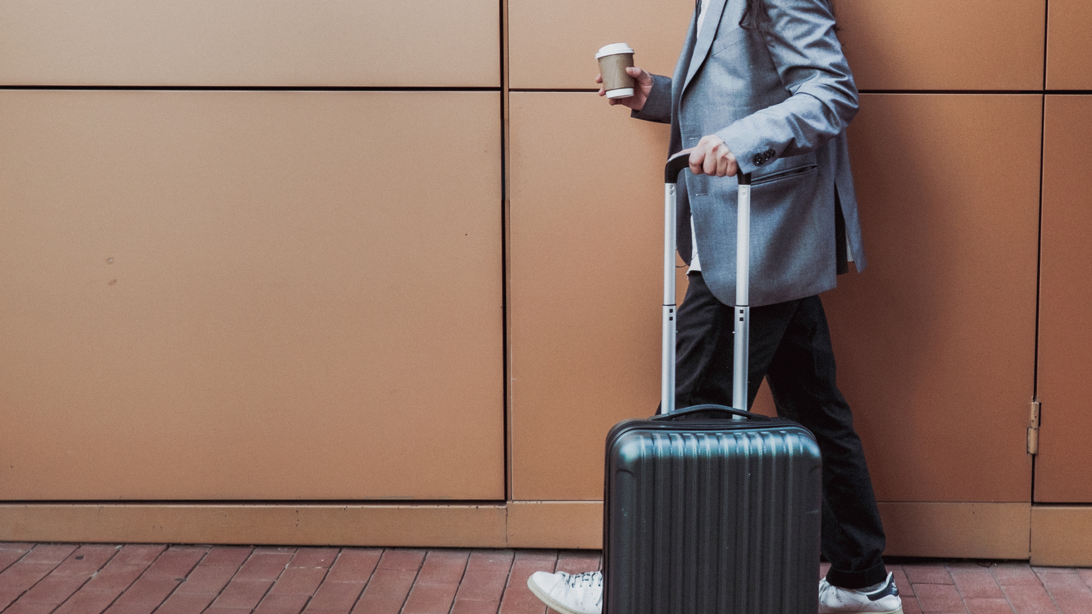 How Smart Travel Helps Australian SMBs Reduce Business Travel Costs (And Save 20+ Hours a Month) 