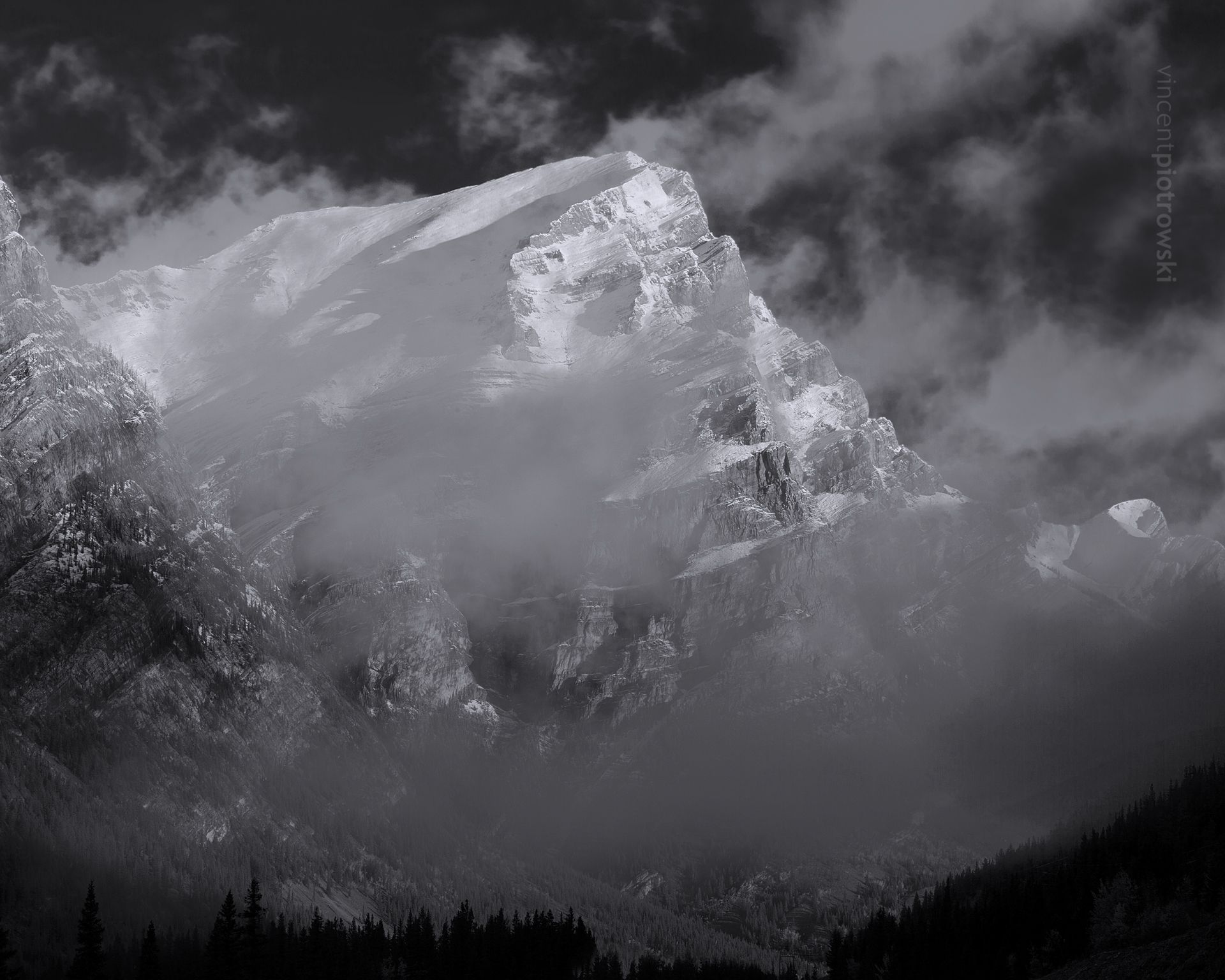 Mt Kidd in Kananaskis on a very foggy morning