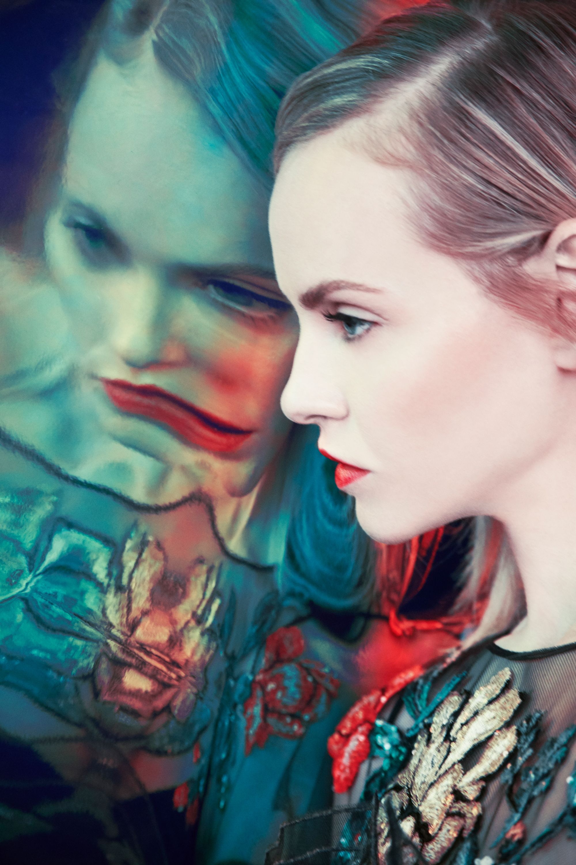 Superfici Iridescenti Per Fendi