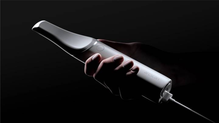 Arcreal 아크스캔 갤러리 이미지 — 구강 스캐너 제품 CGI 렌더링 컷 3