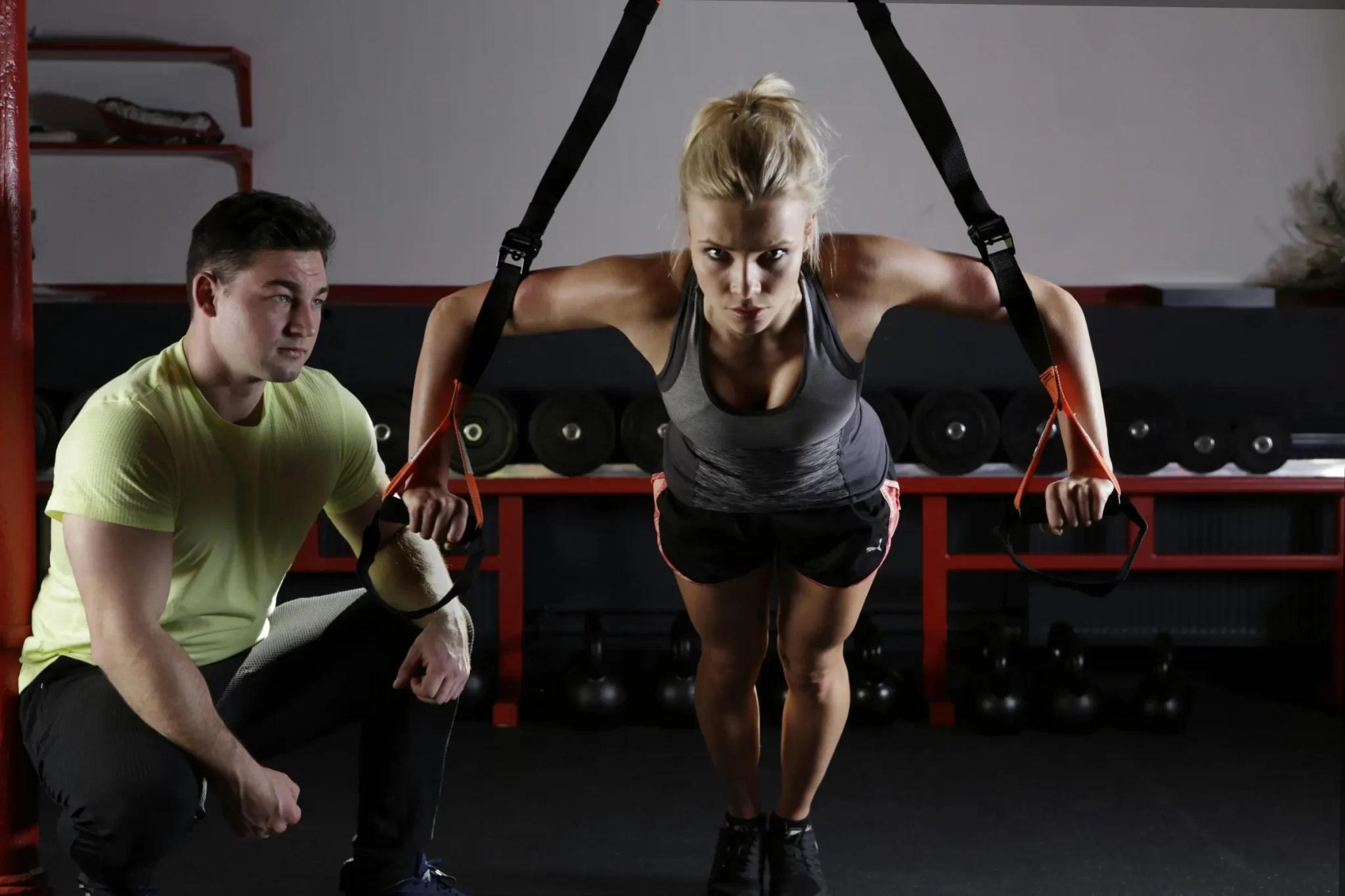¿Es suficiente entrenar bien para trabajar en un gimnasio?